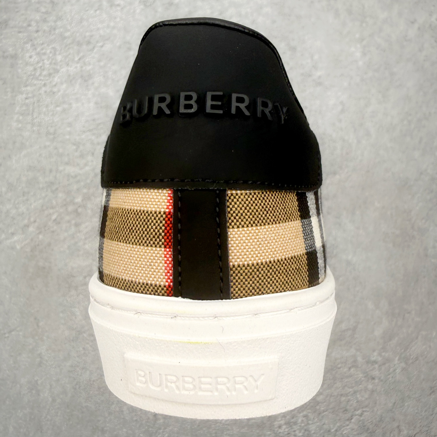 ＃CX Burberry博柏利巴宝莉皮革格纹系带低帮时尚板鞋 选用优质材料，精细制作。经典设计，展现优雅