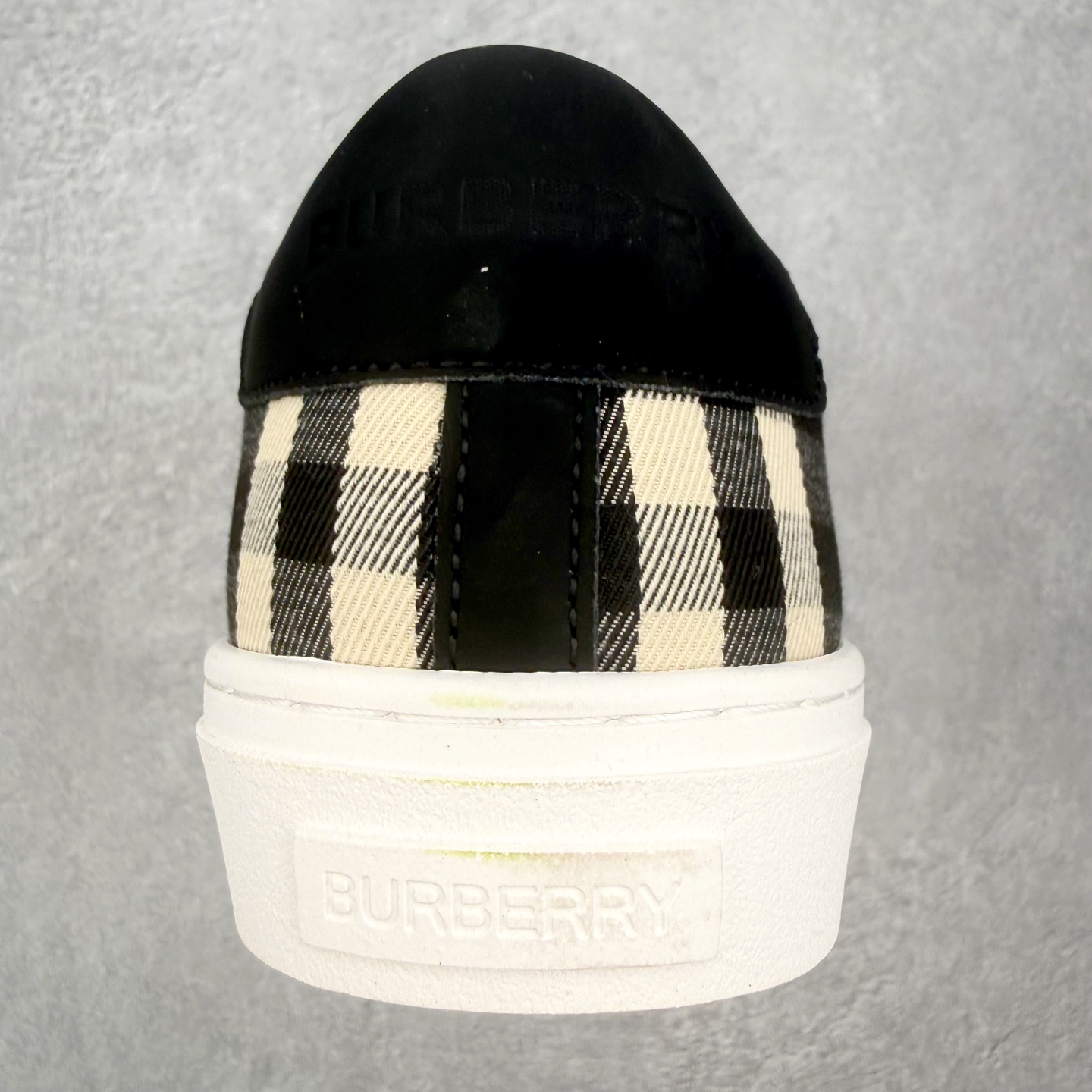 ＃CX Burberry博柏利巴宝莉皮革格纹系带低帮时尚板鞋 选用优质材料，精细制作。经典设计，展现优雅