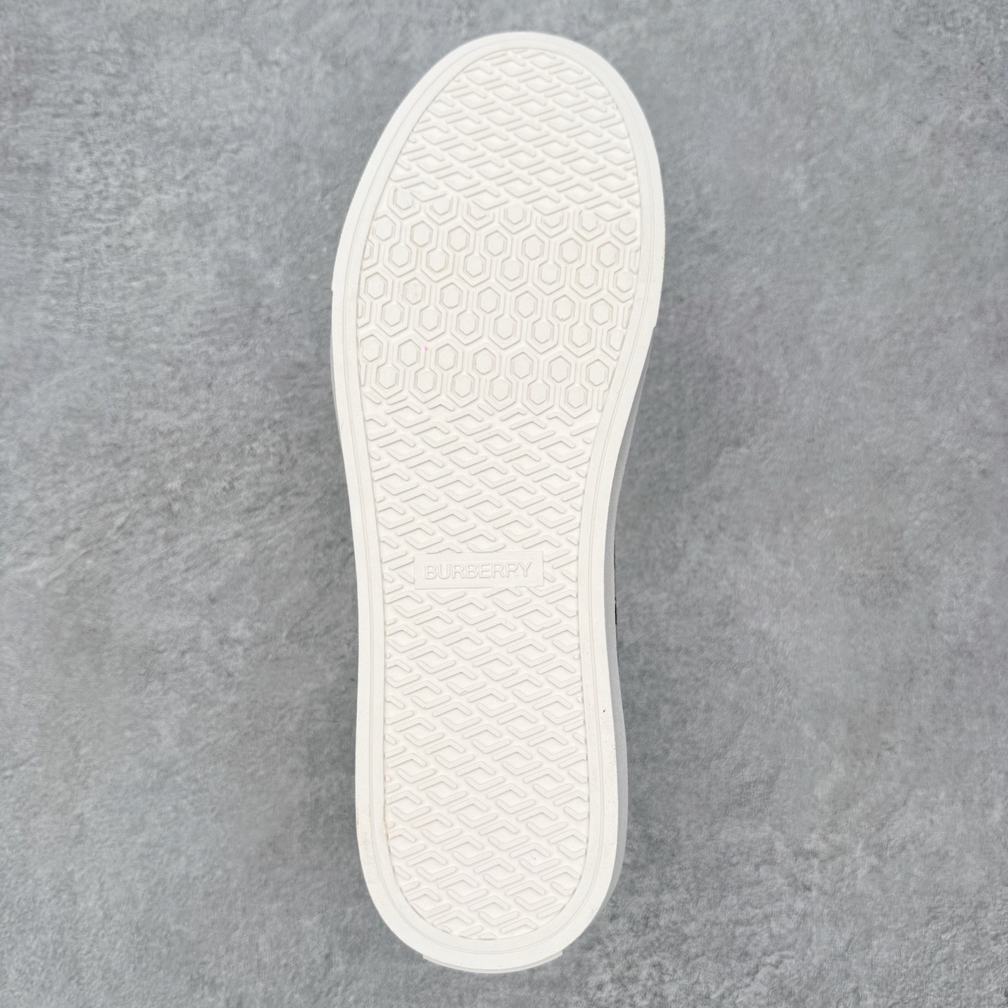 ＃CX Burberry博柏利巴宝莉皮革格纹系带低帮时尚板鞋 选用优质材料，精细制作。经典设计，展现优雅