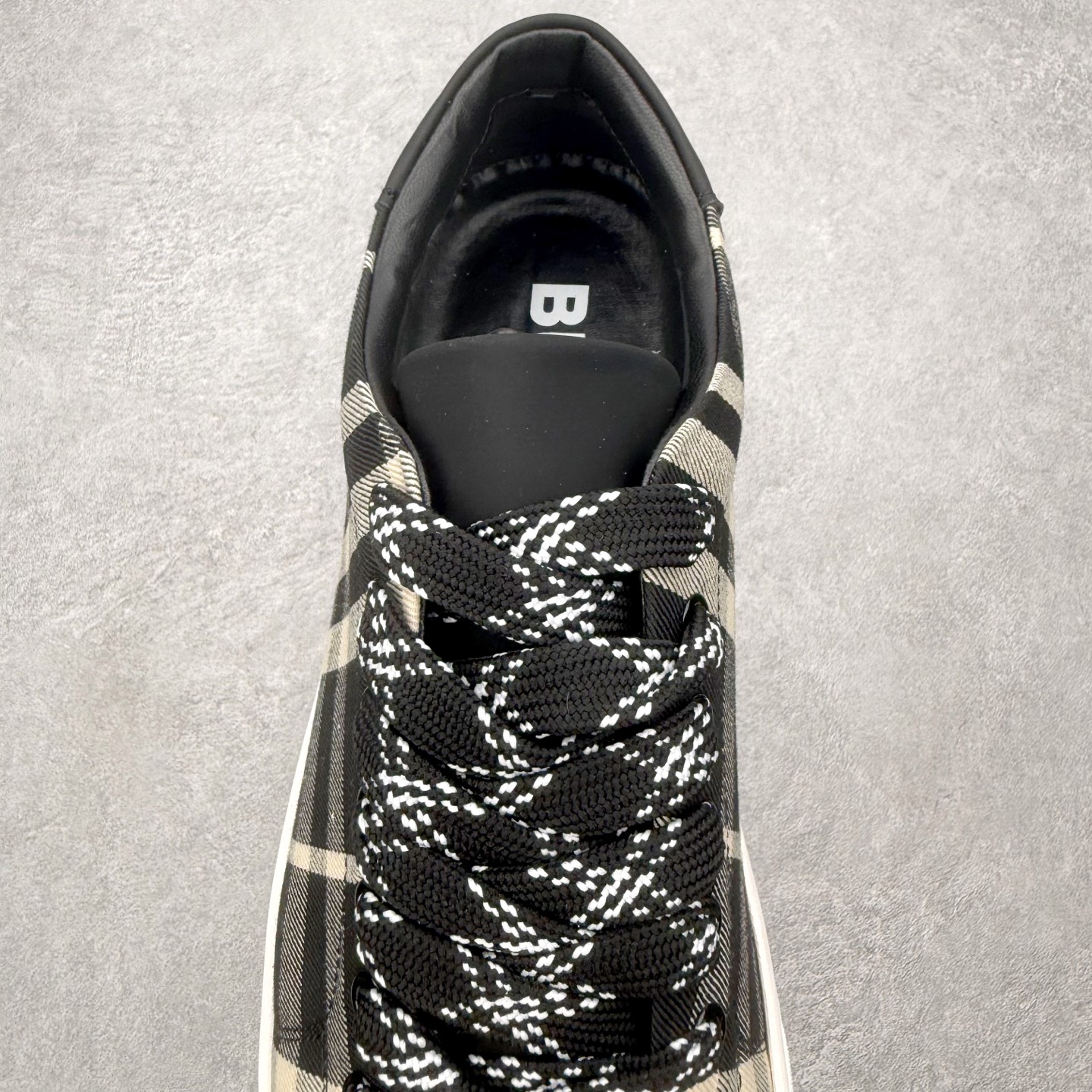 ＃CX Burberry博柏利巴宝莉皮革格纹系带低帮时尚板鞋 选用优质材料，精细制作。经典设计，展现优雅