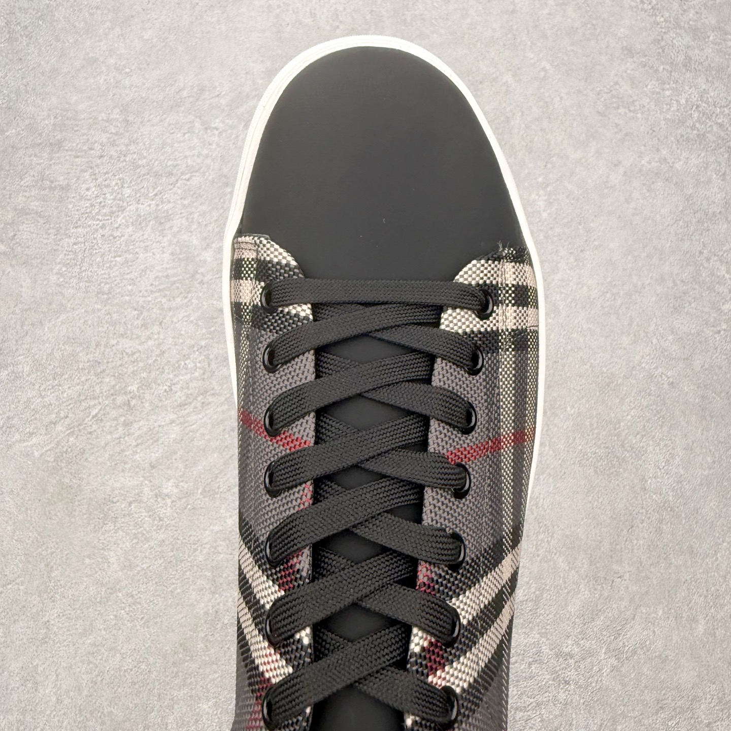 ＃CX Burberry博柏利巴宝莉皮革格纹系带低帮时尚板鞋 选用优质材料，精细制作。经典设计，展现优雅