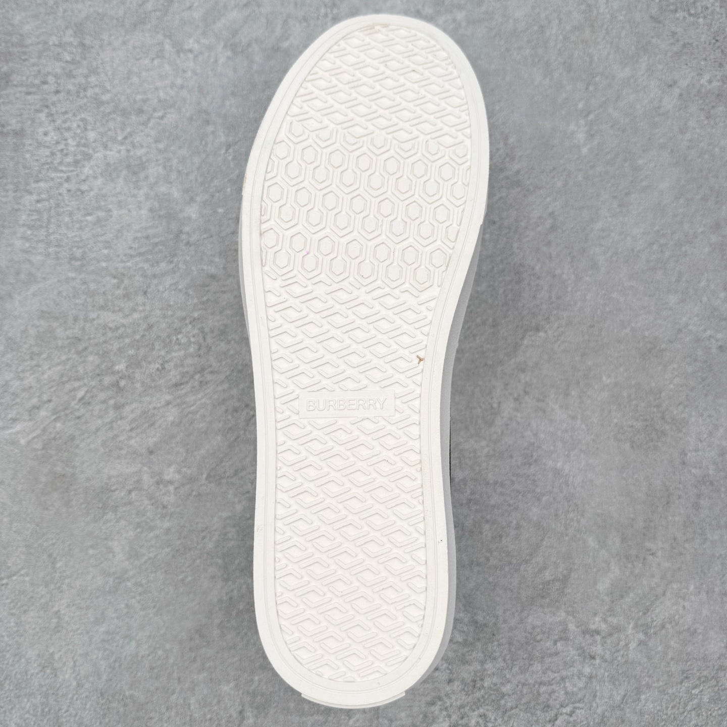 ＃CX Burberry博柏利巴宝莉皮革格纹系带低帮时尚板鞋 选用优质材料，精细制作。经典设计，展现优雅