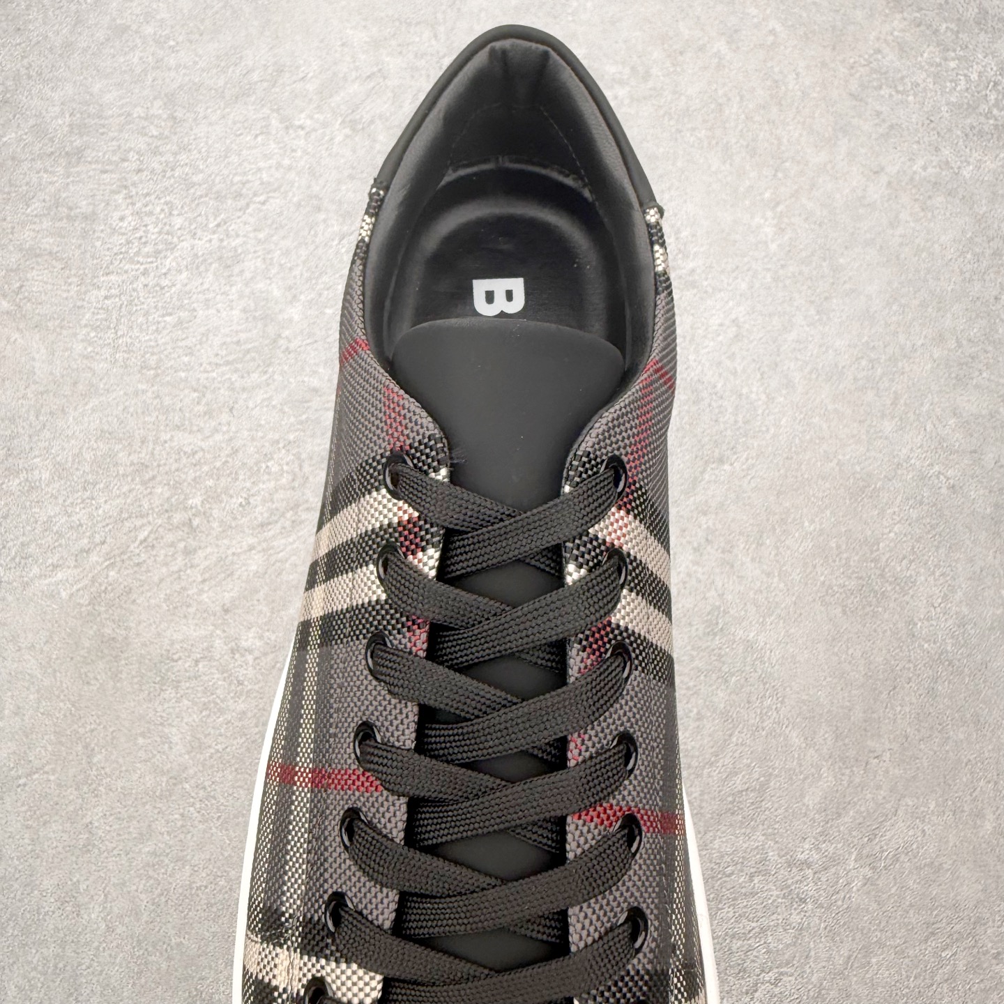 ＃CX Burberry博柏利巴宝莉皮革格纹系带低帮时尚板鞋 选用优质材料，精细制作。经典设计，展现优雅