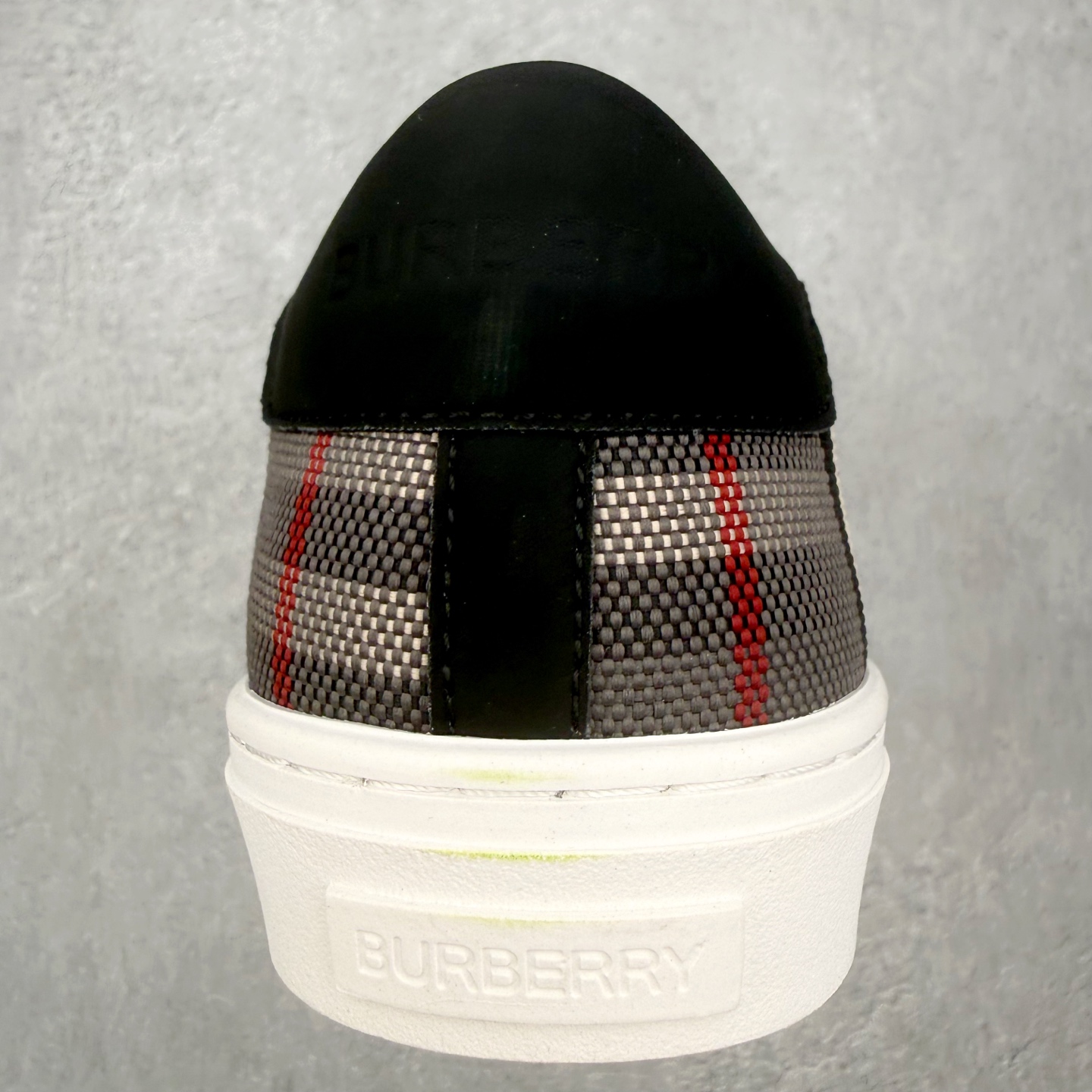 ＃CX Burberry博柏利巴宝莉皮革格纹系带低帮时尚板鞋 选用优质材料，精细制作。经典设计，展现优雅