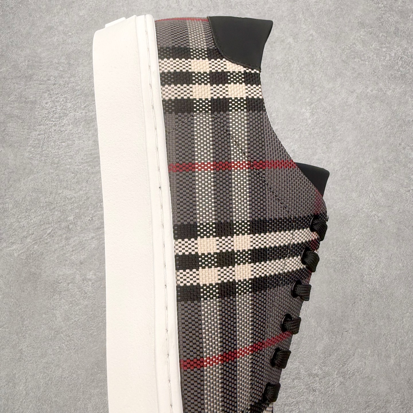 ＃CX Burberry博柏利巴宝莉皮革格纹系带低帮时尚板鞋 选用优质材料，精细制作。经典设计，展现优雅