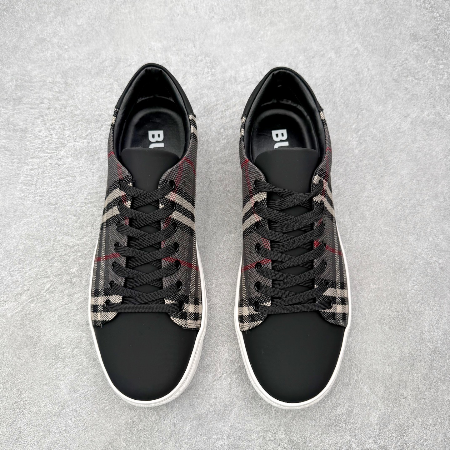 ＃CX Burberry博柏利巴宝莉皮革格纹系带低帮时尚板鞋 选用优质材料，精细制作。经典设计，展现优雅