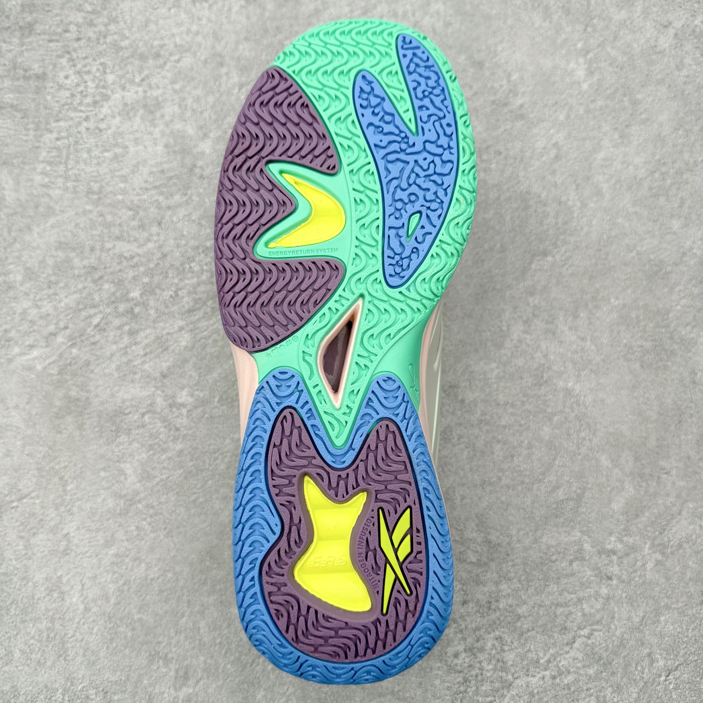 Reebok Angel Reese 1 “Mebounds” 锐步安吉尔里斯一代舒适百搭篮球鞋 从健身