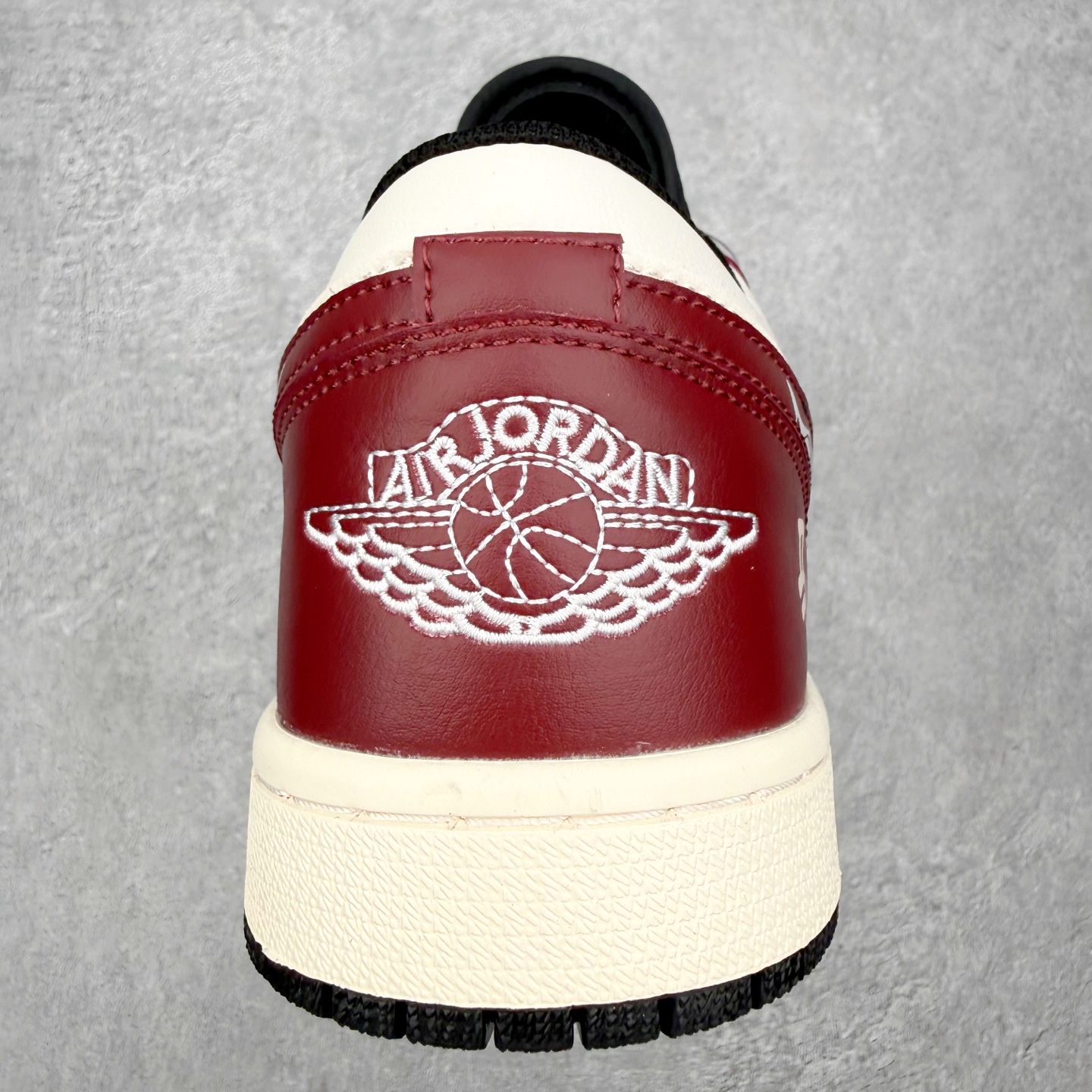 福利特价 手慢无👋🏻👋🏻👋🏻Air Jordan 1 Low 原厂内置气垫魔块 A模大底 头层小牛皮鞋舌