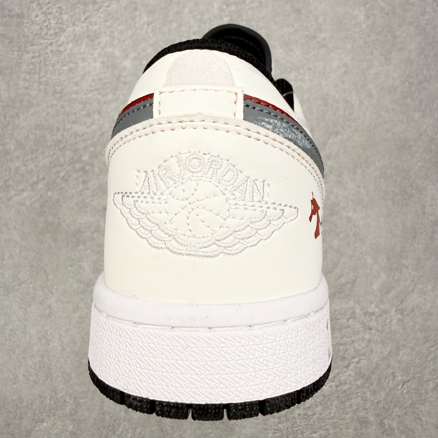 福利特价 手慢无👋🏻👋🏻👋🏻Air Jordan 1 Low 原厂内置气垫魔块 A模大底 头层小牛皮鞋舌