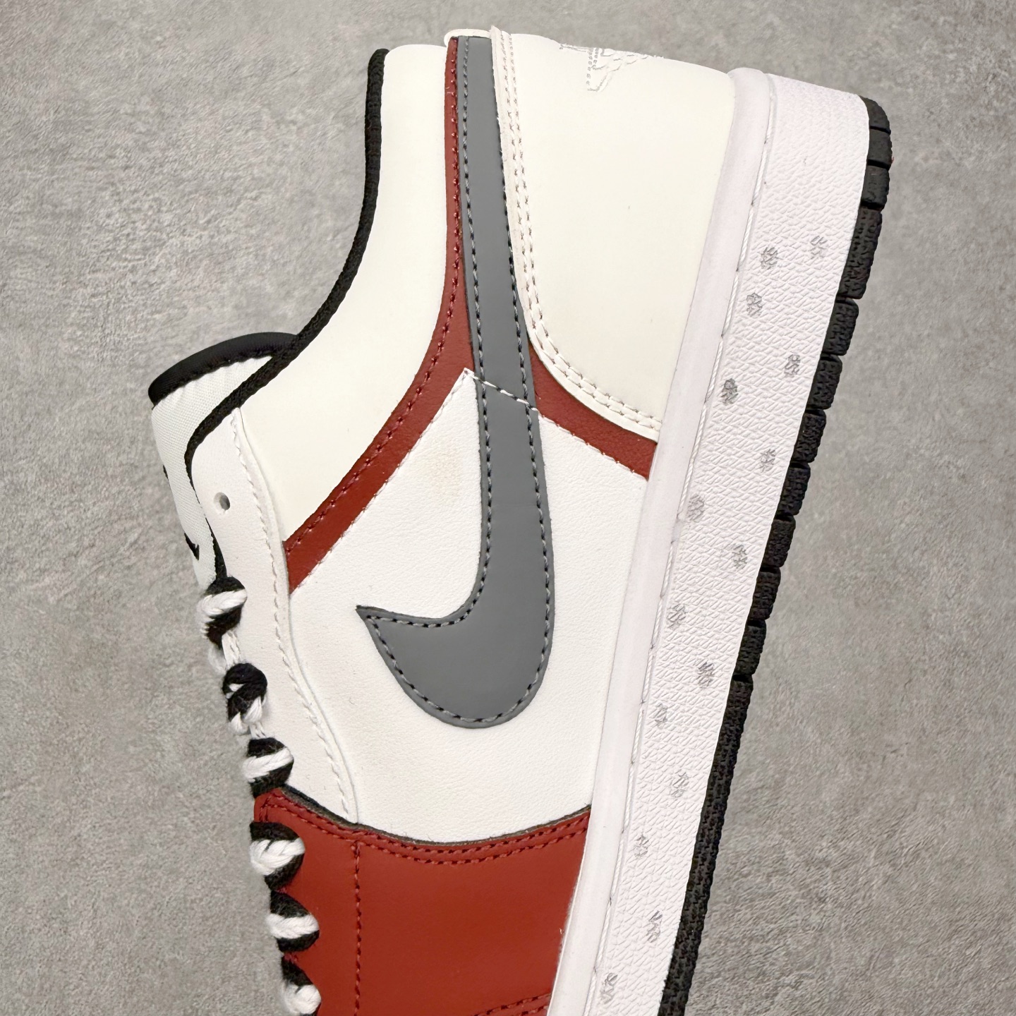 福利特价 手慢无👋🏻👋🏻👋🏻Air Jordan 1 Low 原厂内置气垫魔块 A模大底 头层小牛皮鞋舌