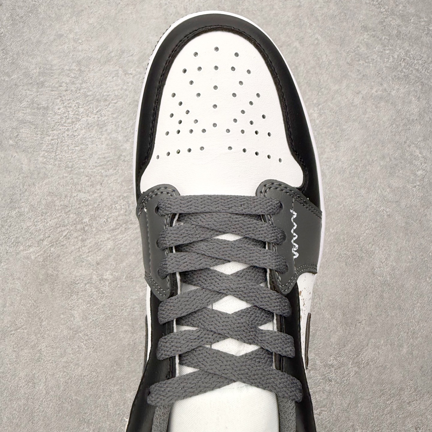 福利特价 手慢无👋🏻👋🏻👋🏻Air Jordan 1 Low 原厂内置气垫魔块 A模大底 头层小牛皮鞋舌