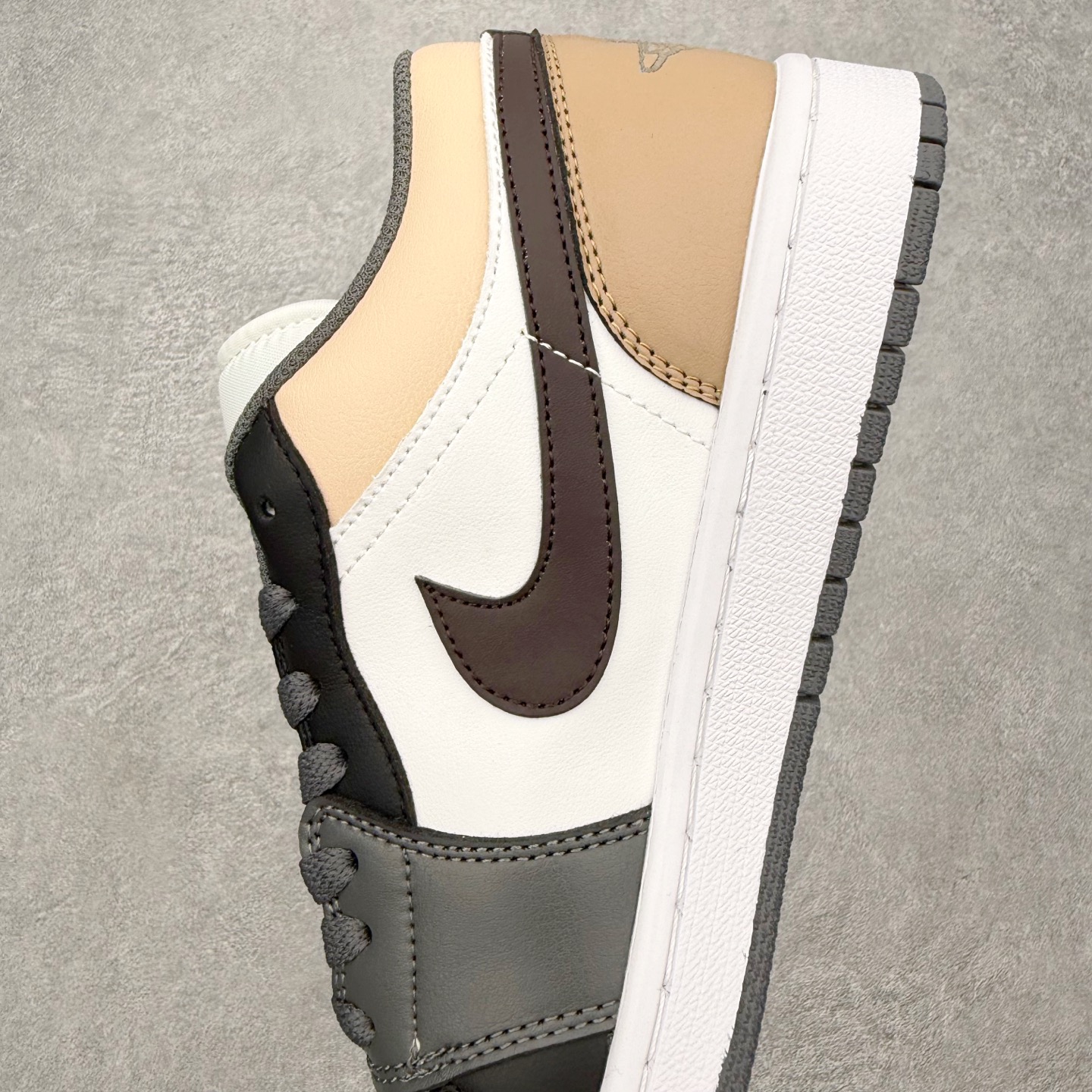 福利特价 手慢无👋🏻👋🏻👋🏻Air Jordan 1 Low 原厂内置气垫魔块 A模大底 头层小牛皮鞋舌