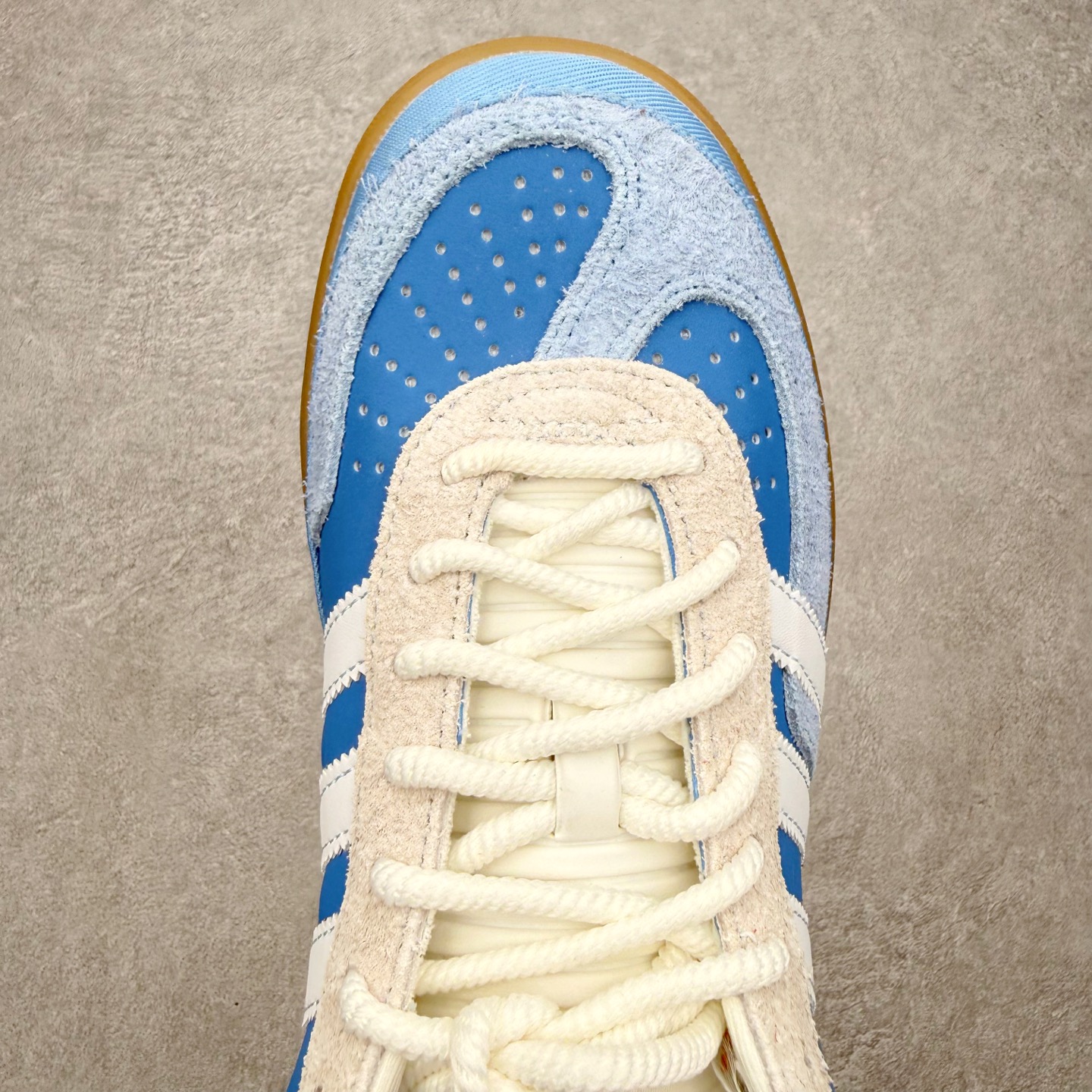 ＃神版 Bad Bunny x AD Gazelle Indoor Trainers 坏痞兔联名羚羊内训