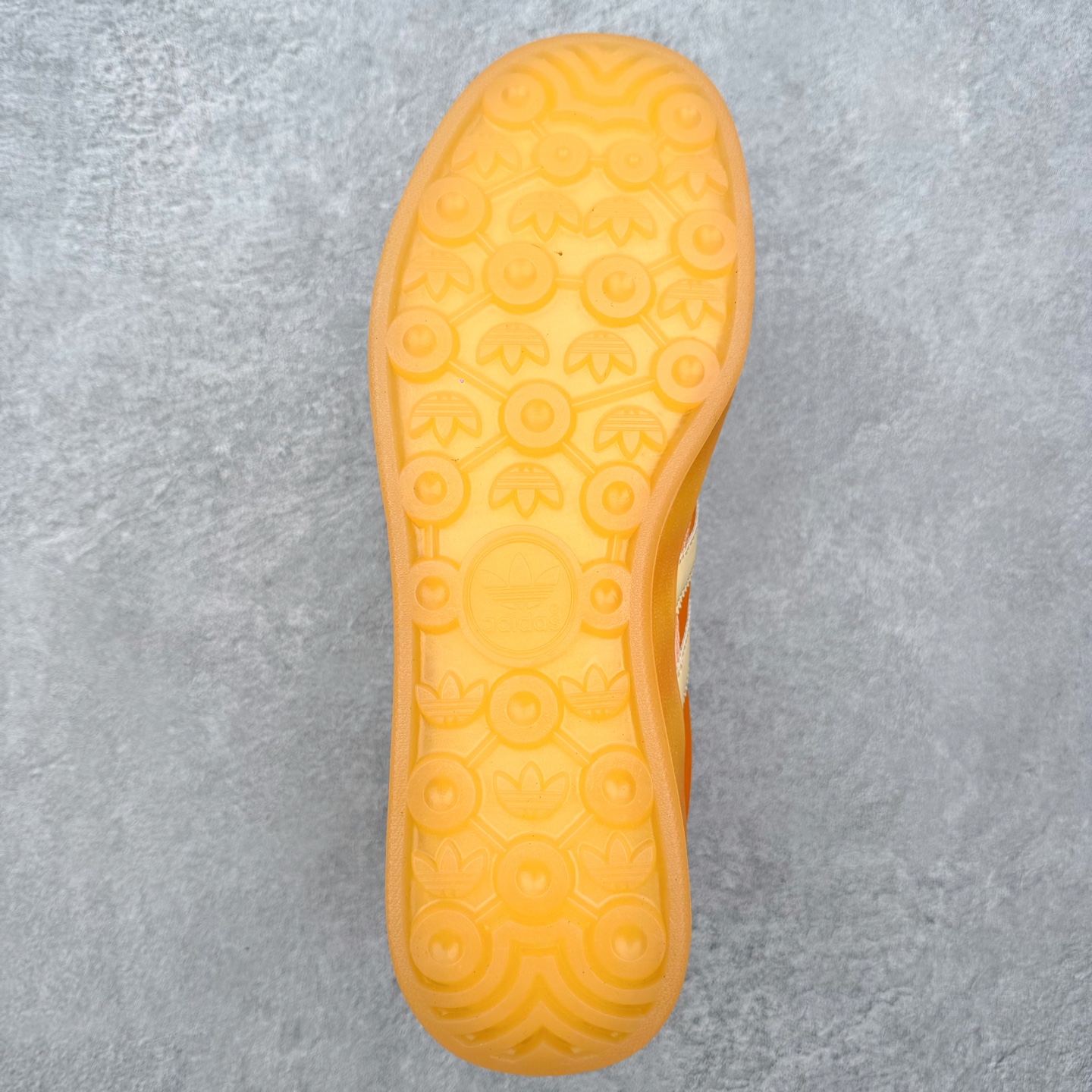 ＃神版 Bad Bunny x AD Gazelle Indoor Trainers 坏痞兔联名羚羊内训