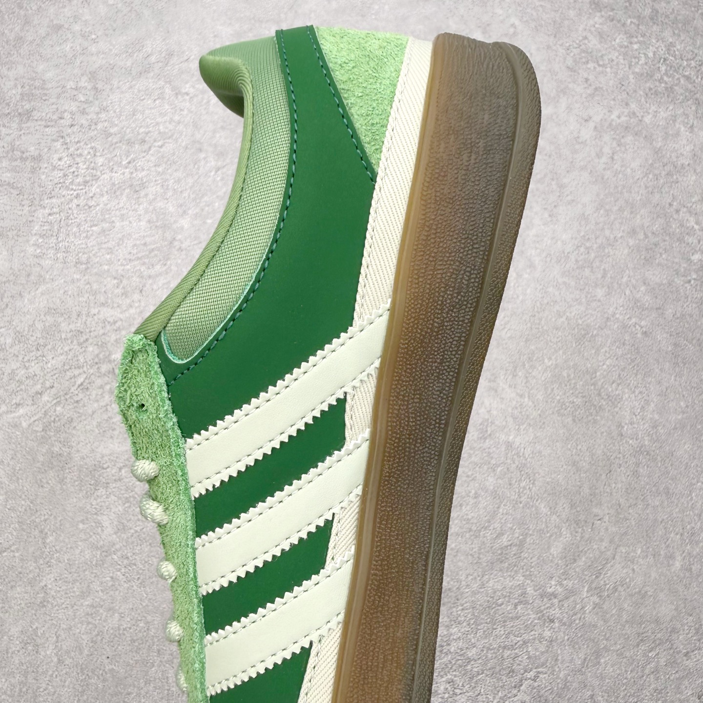 ＃神版 Bad Bunny x AD Gazelle Indoor Trainers 坏痞兔联名羚羊内训