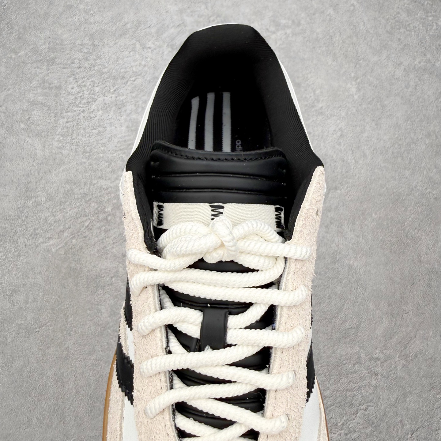 ＃神版 Bad Bunny x AD Gazelle Indoor Trainers 坏痞兔联名羚羊内训