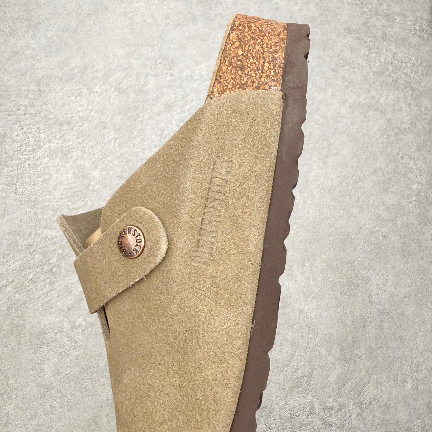 ＃GX Birkenstock Boston VL 勃肯绒面金属针扣软木底包头拖鞋 牛皮绒面革质地柔软 