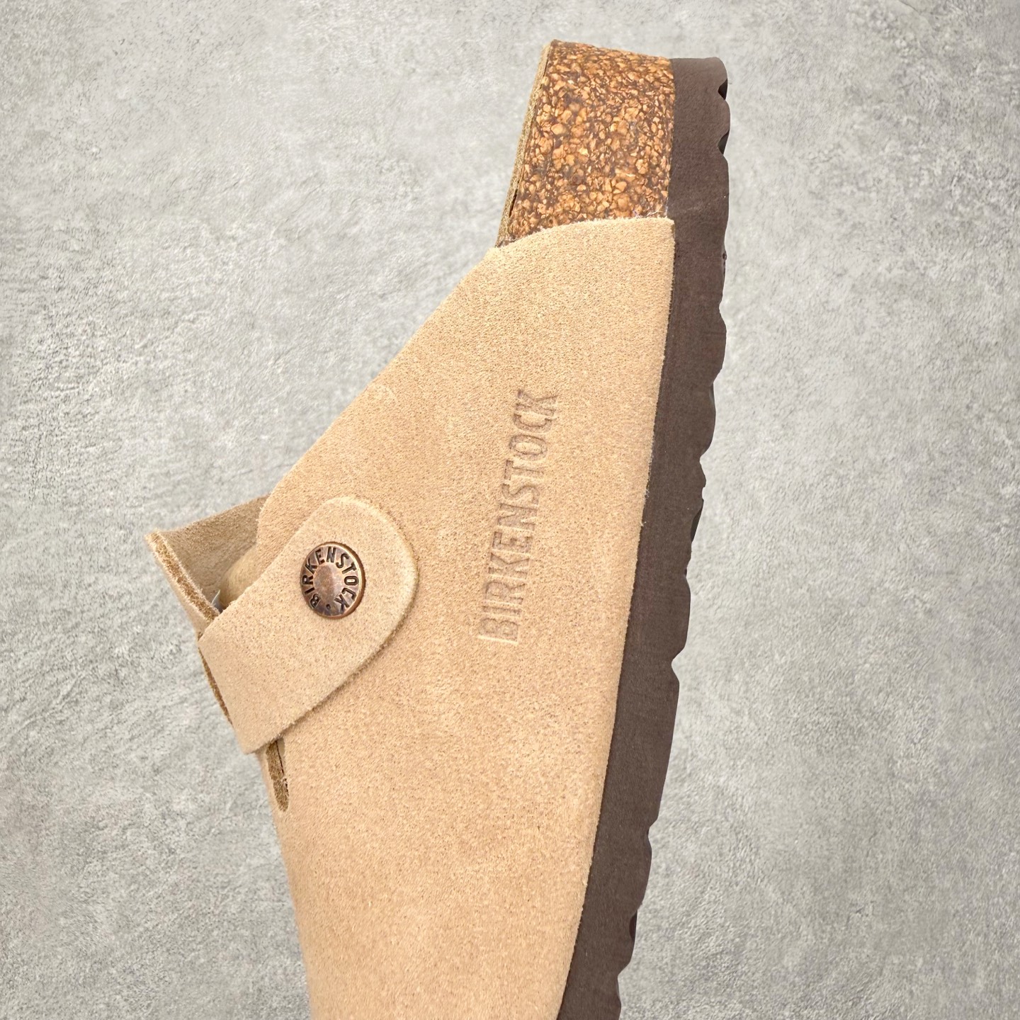 ＃GX Birkenstock Boston VL 勃肯绒面金属针扣软木底包头拖鞋 牛皮绒面革质地柔软 