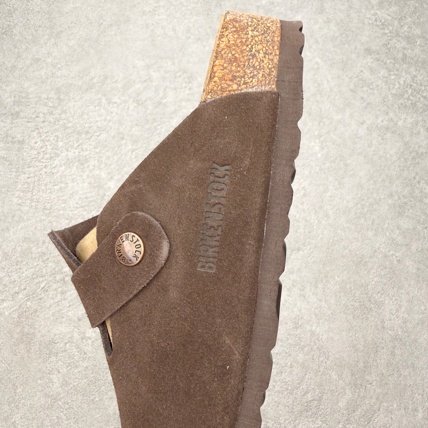 ＃GX Birkenstock Boston VL 勃肯绒面金属针扣软木底包头拖鞋 牛皮绒面革质地柔软 