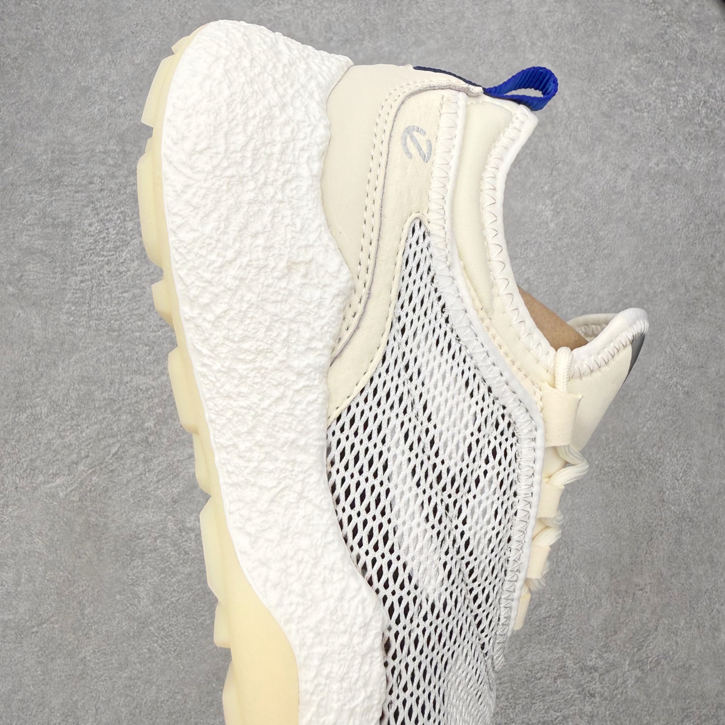 Ecco爱步 GOLF BIOM H5 百搭潮流 耐磨 低帮 高尔夫球鞋 男款 鞋面采用透气网面和多种材