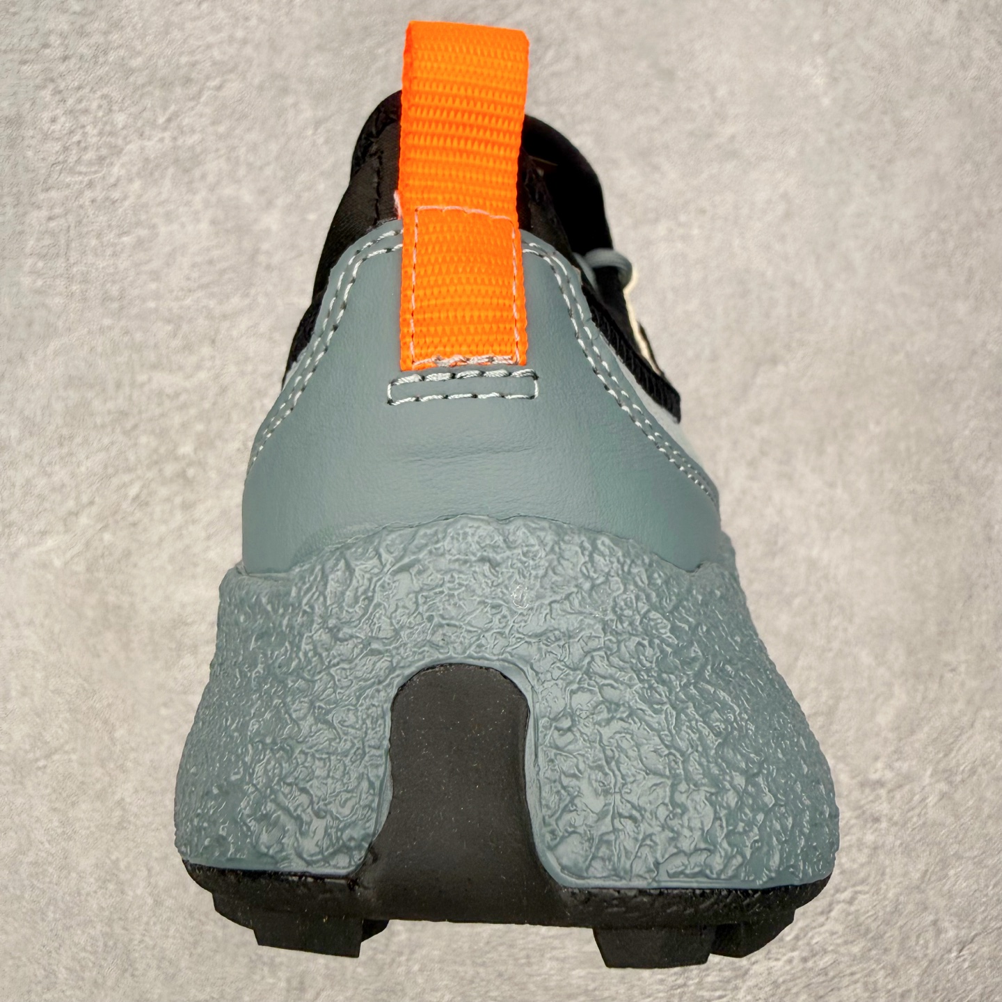 Ecco爱步 GOLF BIOM H5 百搭潮流 耐磨 低帮 高尔夫球鞋 男款 鞋面采用透气网面和多种材