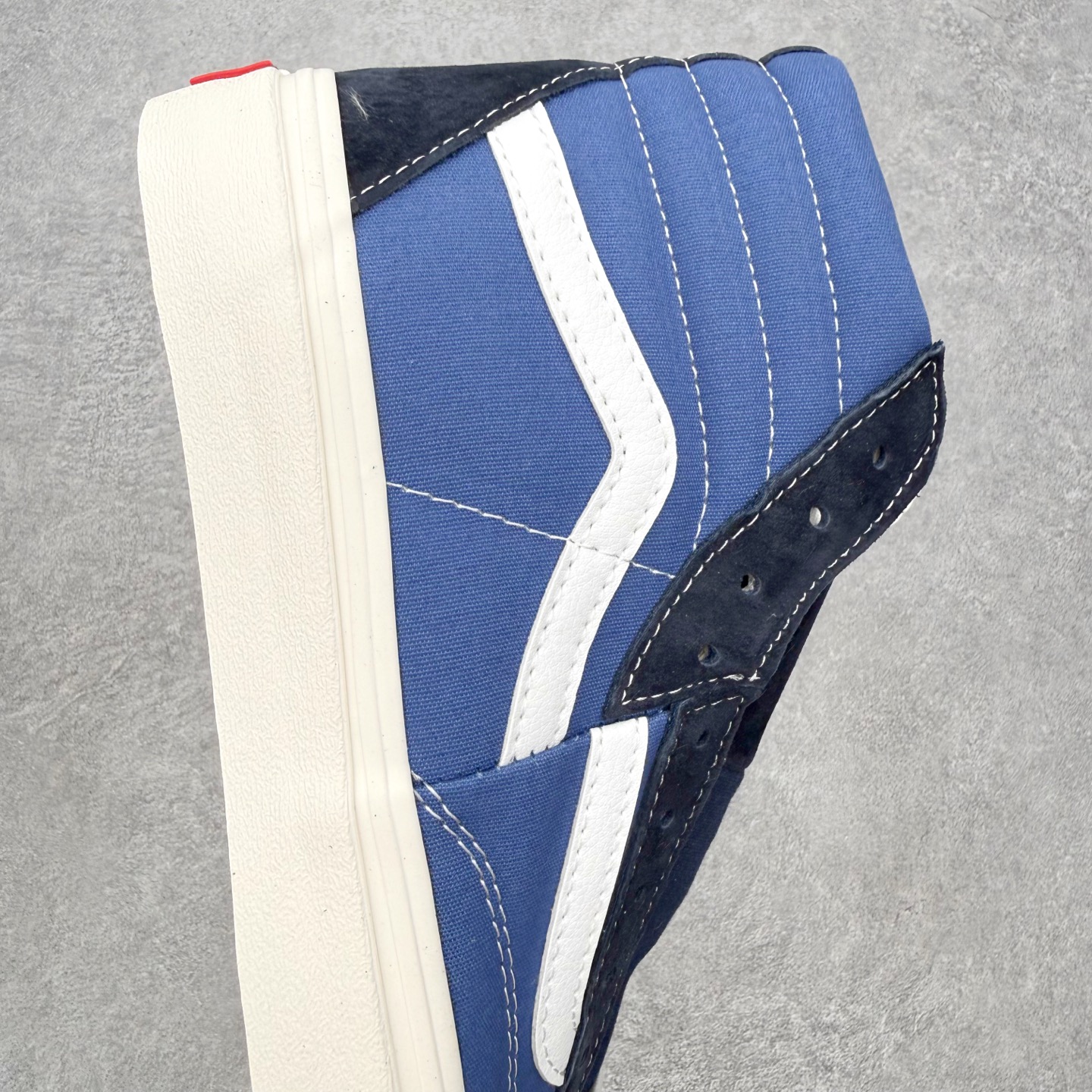 Vans Clash The Wall 经典解构高帮致敬街头文化，挑战传统规则 此次全新系列融合Auth