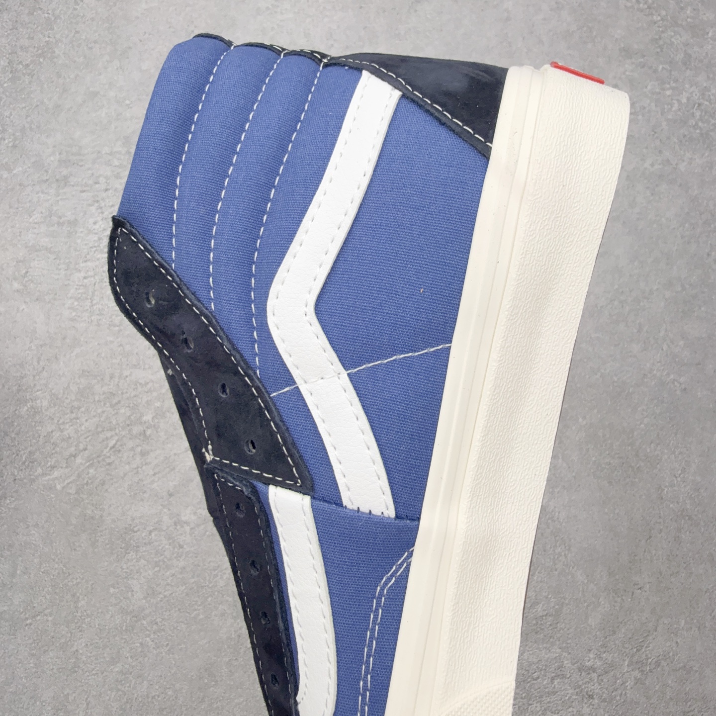 Vans Clash The Wall 经典解构高帮致敬街头文化，挑战传统规则 此次全新系列融合Auth
