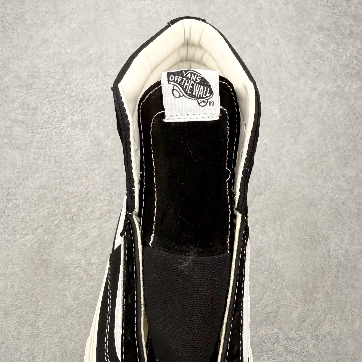 Vans Clash The Wall 经典解构高帮致敬街头文化，挑战传统规则 此次全新系列融合Auth