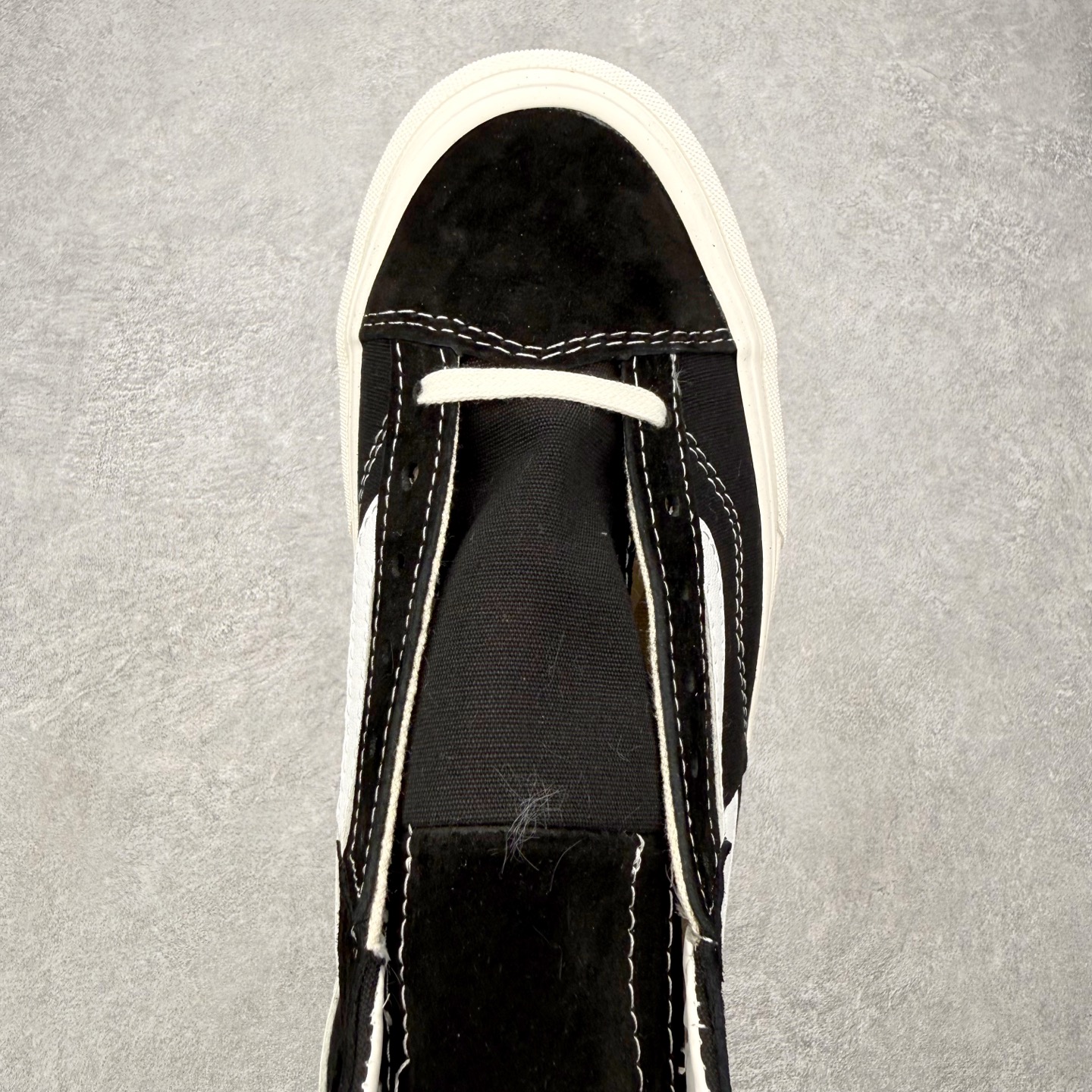 Vans Clash The Wall 经典解构高帮致敬街头文化，挑战传统规则 此次全新系列融合Auth
