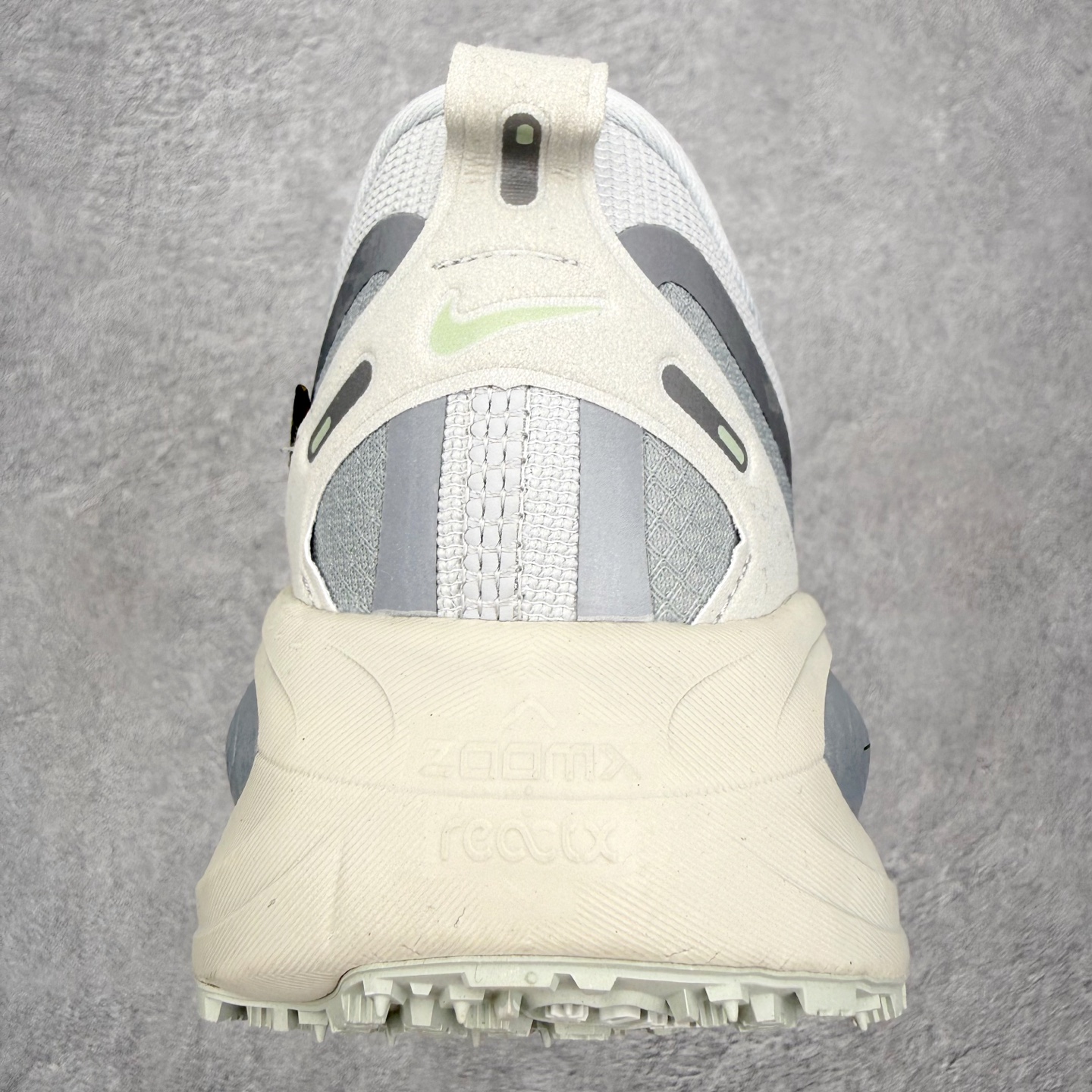 ＃QD纯原 Nike Vomero 18 GTX GORE-TEX Pure Platinum Meta