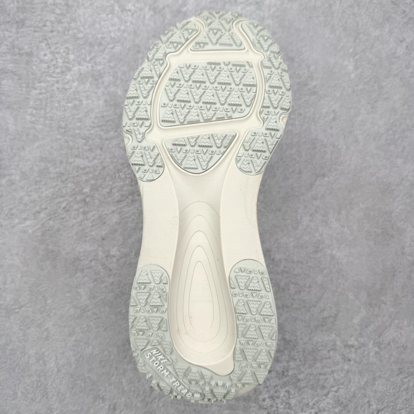 ＃QD纯原 Nike Vomero 18 GTX GORE-TEX Pure Platinum Meta