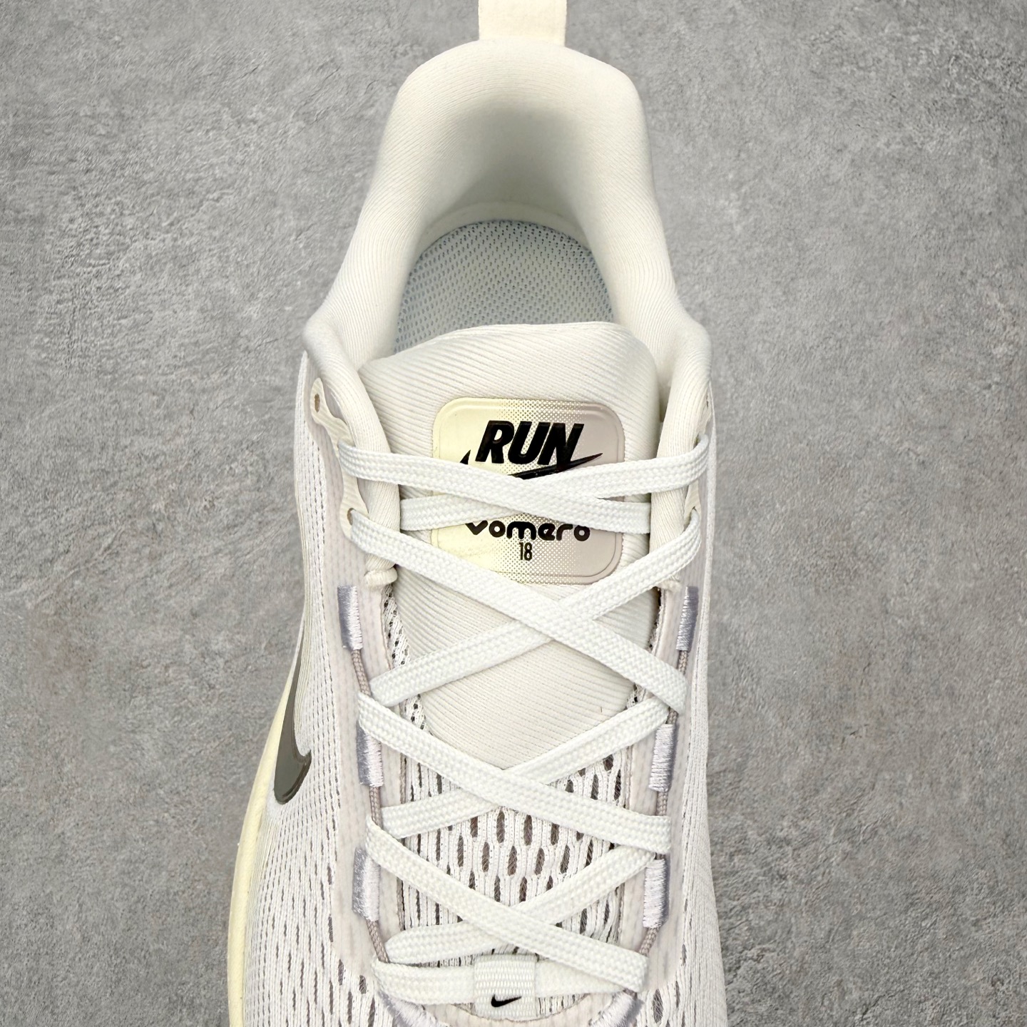 ＃QD纯原 Nike Air Zoom Vomero 18 Platinum Tint Siren Re