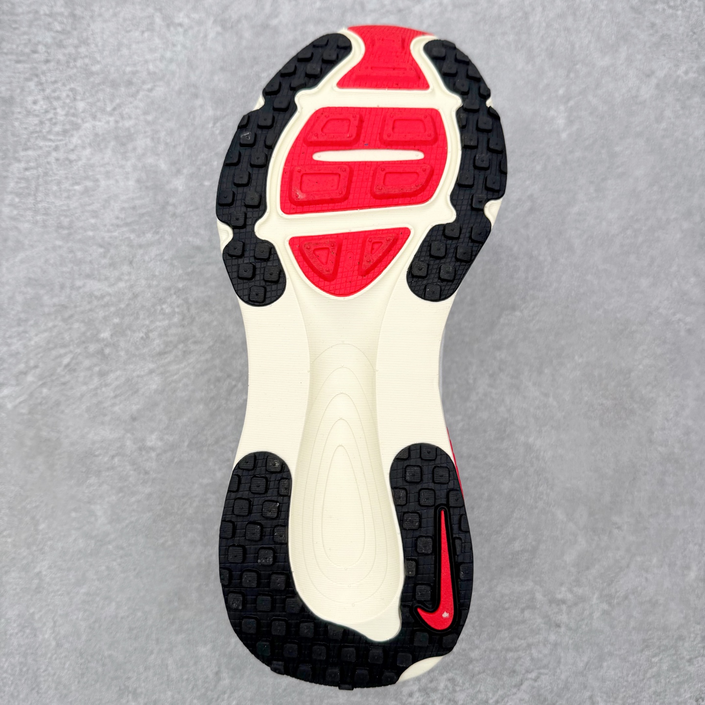 ＃QD纯原 Nike Air Zoom Vomero 18 Platinum Tint Siren Re