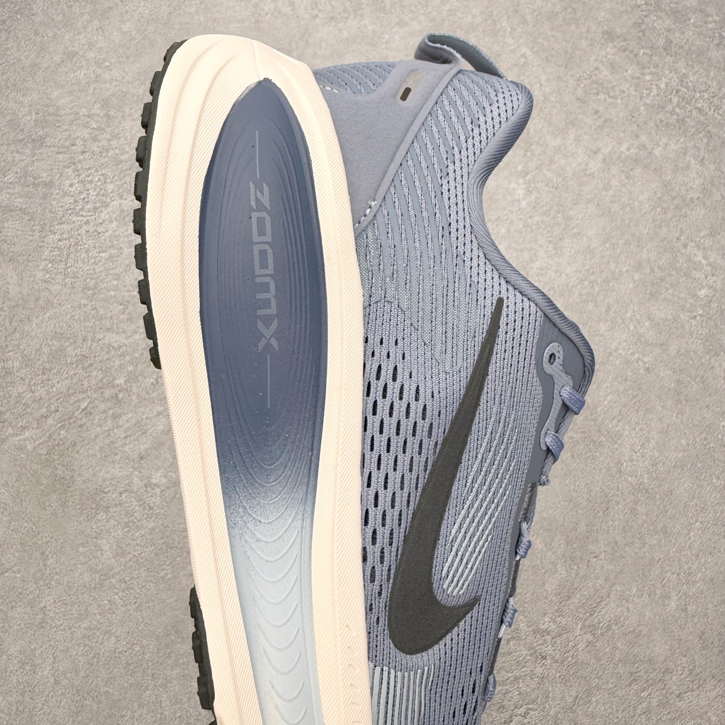 ＃QD纯原 Nike Air Zoom Vomero 18 Ashen Slate Diffused B