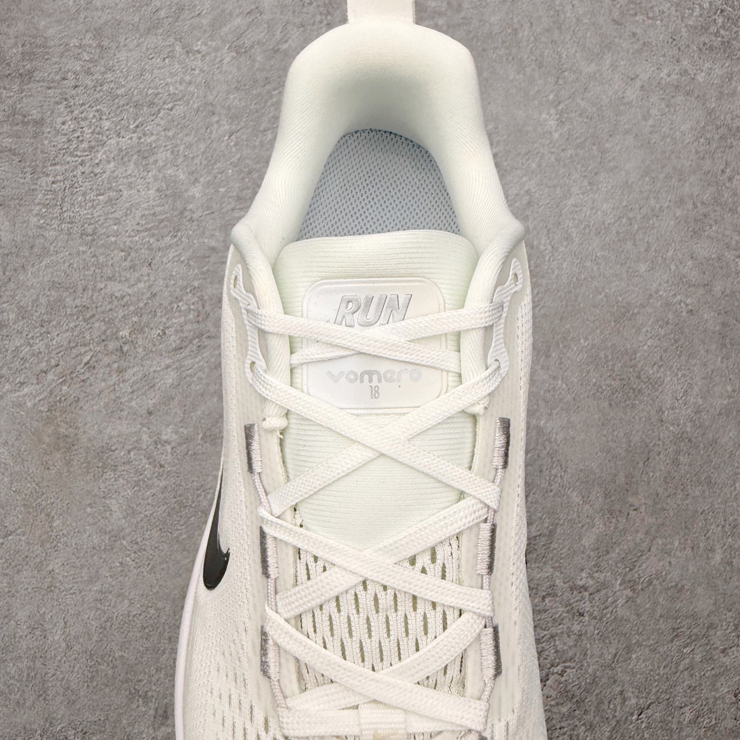 ＃QD纯原 Nike Air Zoom Vomero 18 White Metallic Silver 