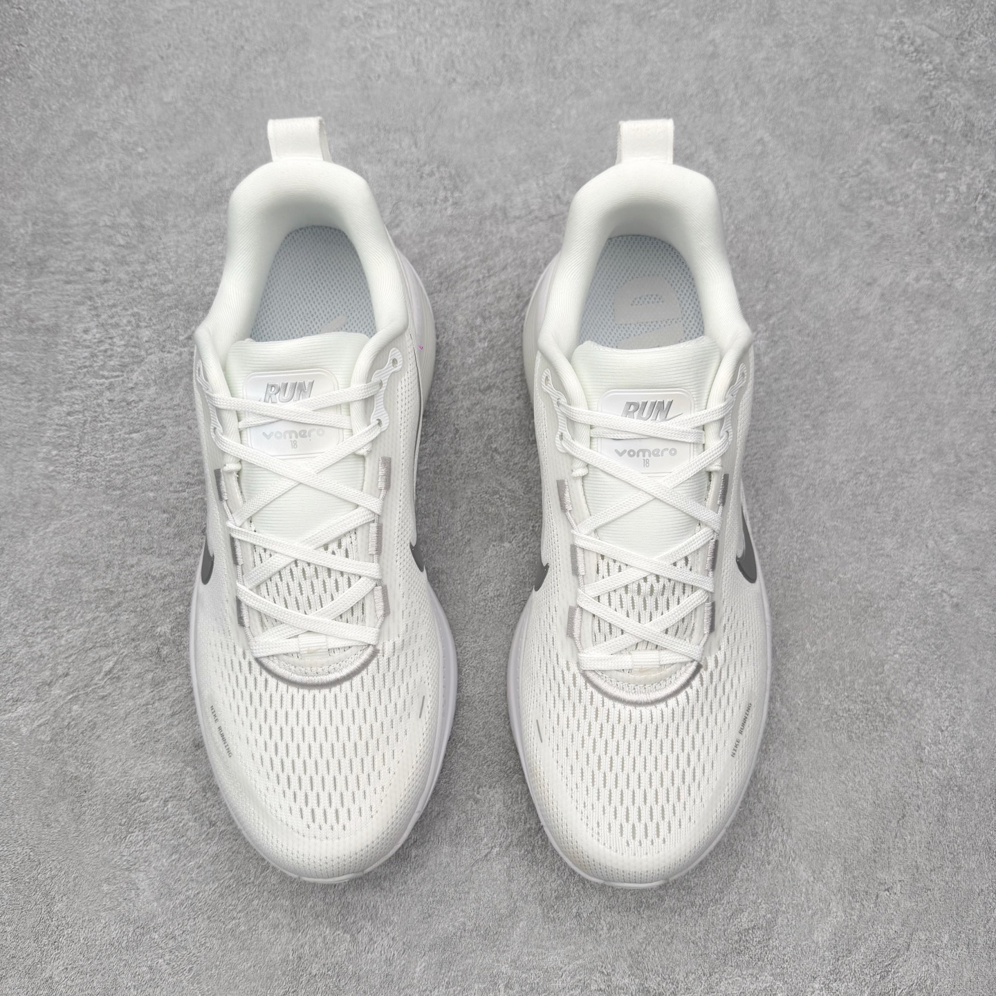 ＃QD纯原 Nike Air Zoom Vomero 18 White Metallic Silver 