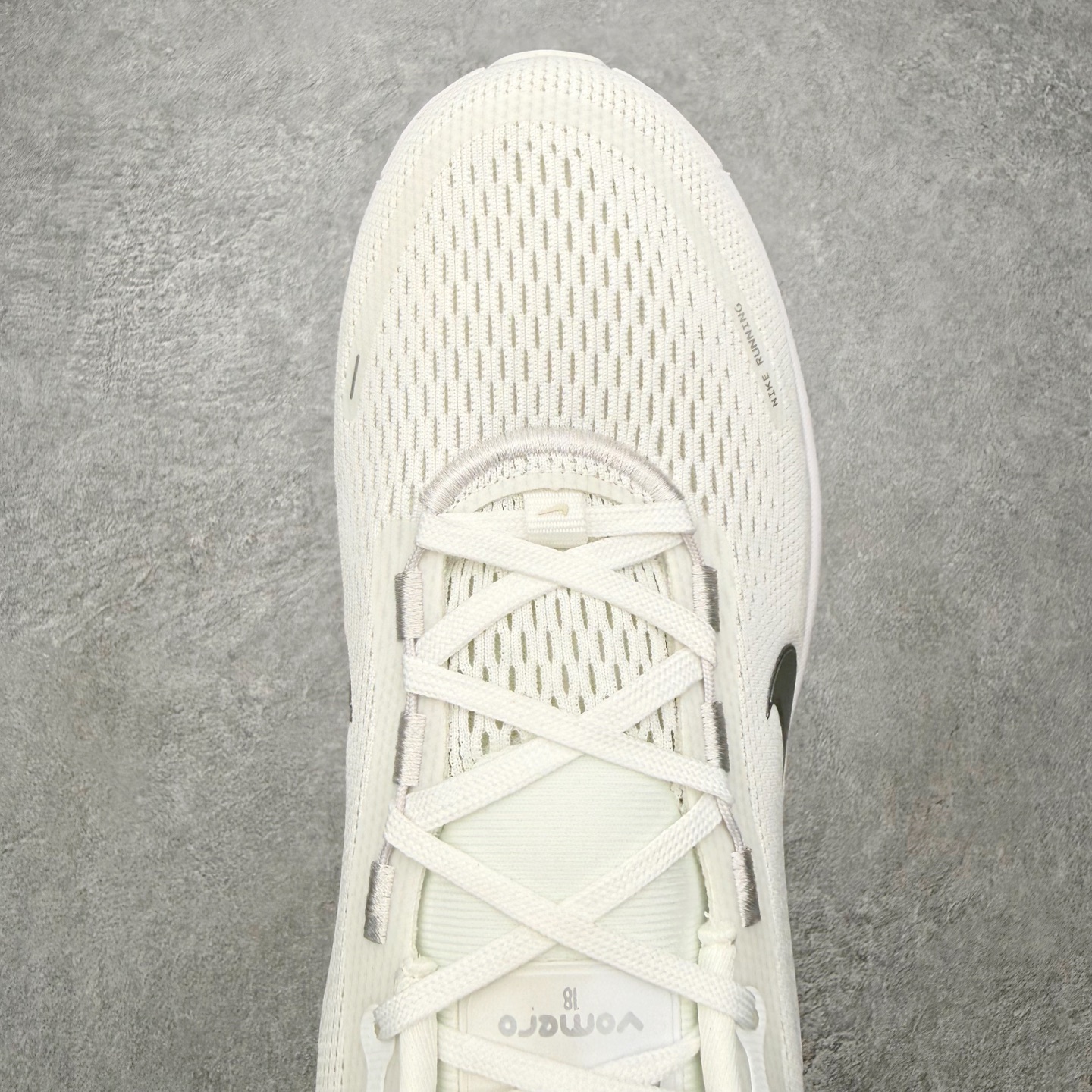 ＃QD纯原 Nike Air Zoom Vomero 18 White Metallic Silver 