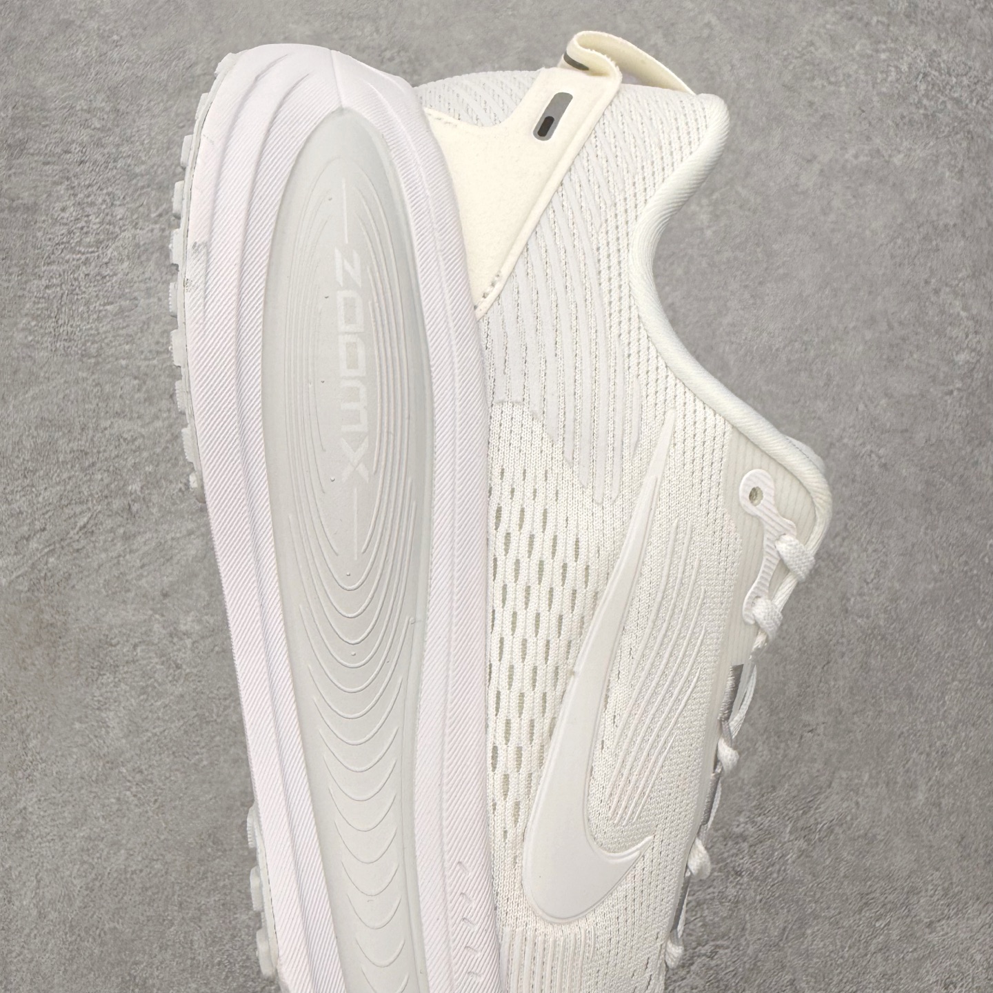 ＃QD纯原 Nike Air Zoom Vomero 18 White Photon Dust Summ
