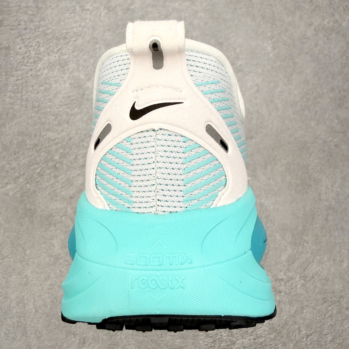 ＃QD纯原 Nike Air Zoom Vomero 18 Summit White Geode Tea