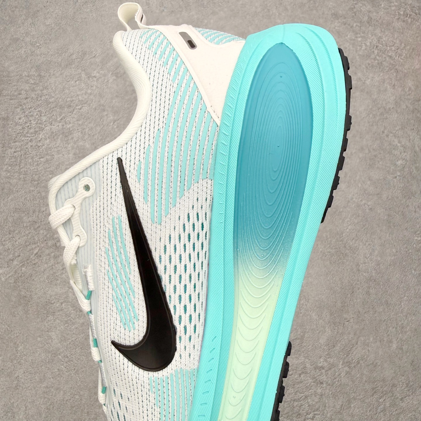 ＃QD纯原 Nike Air Zoom Vomero 18 Summit White Geode Tea