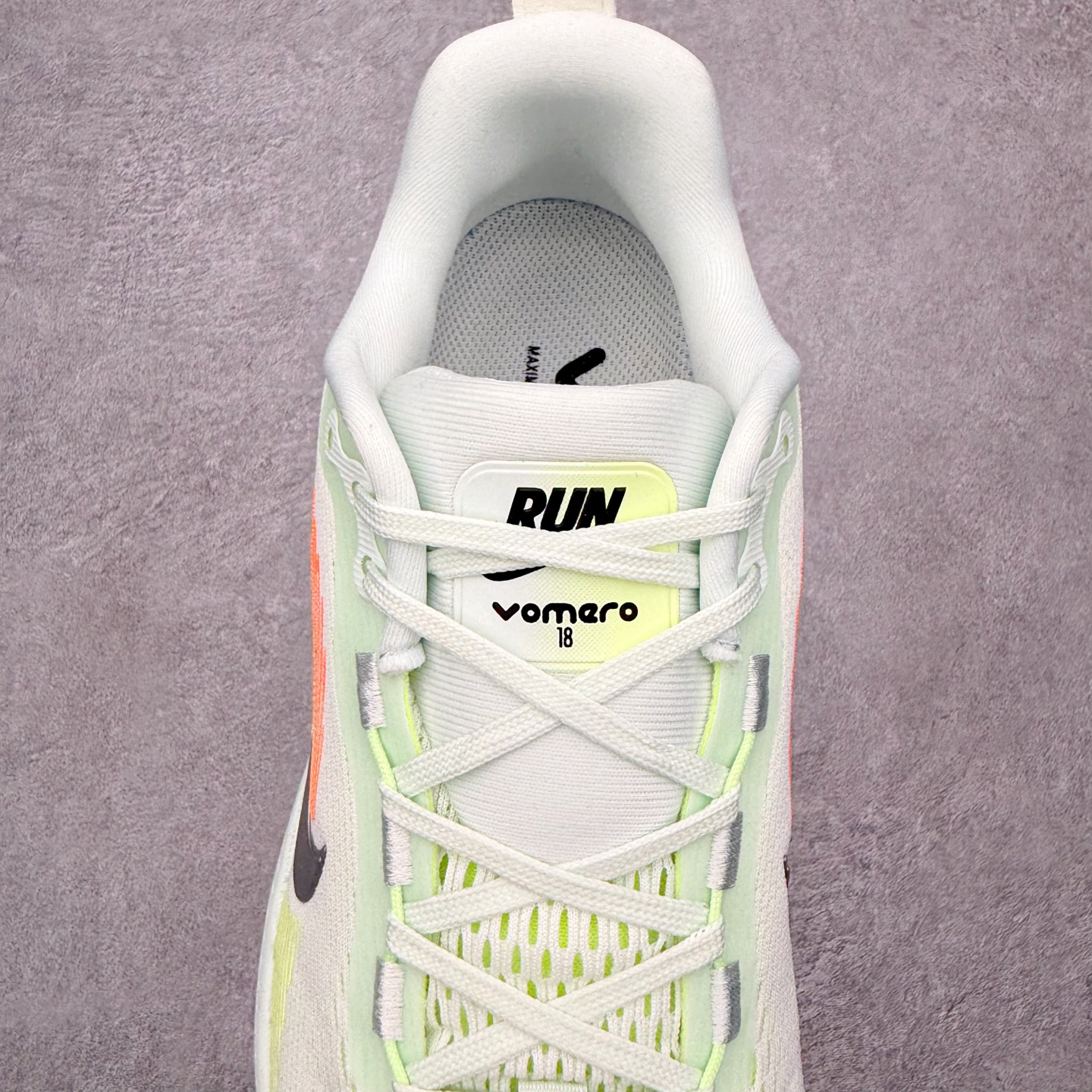 ＃QD纯原 Nike Air Zoom Vomero 18 Barely Green Hyper Cri