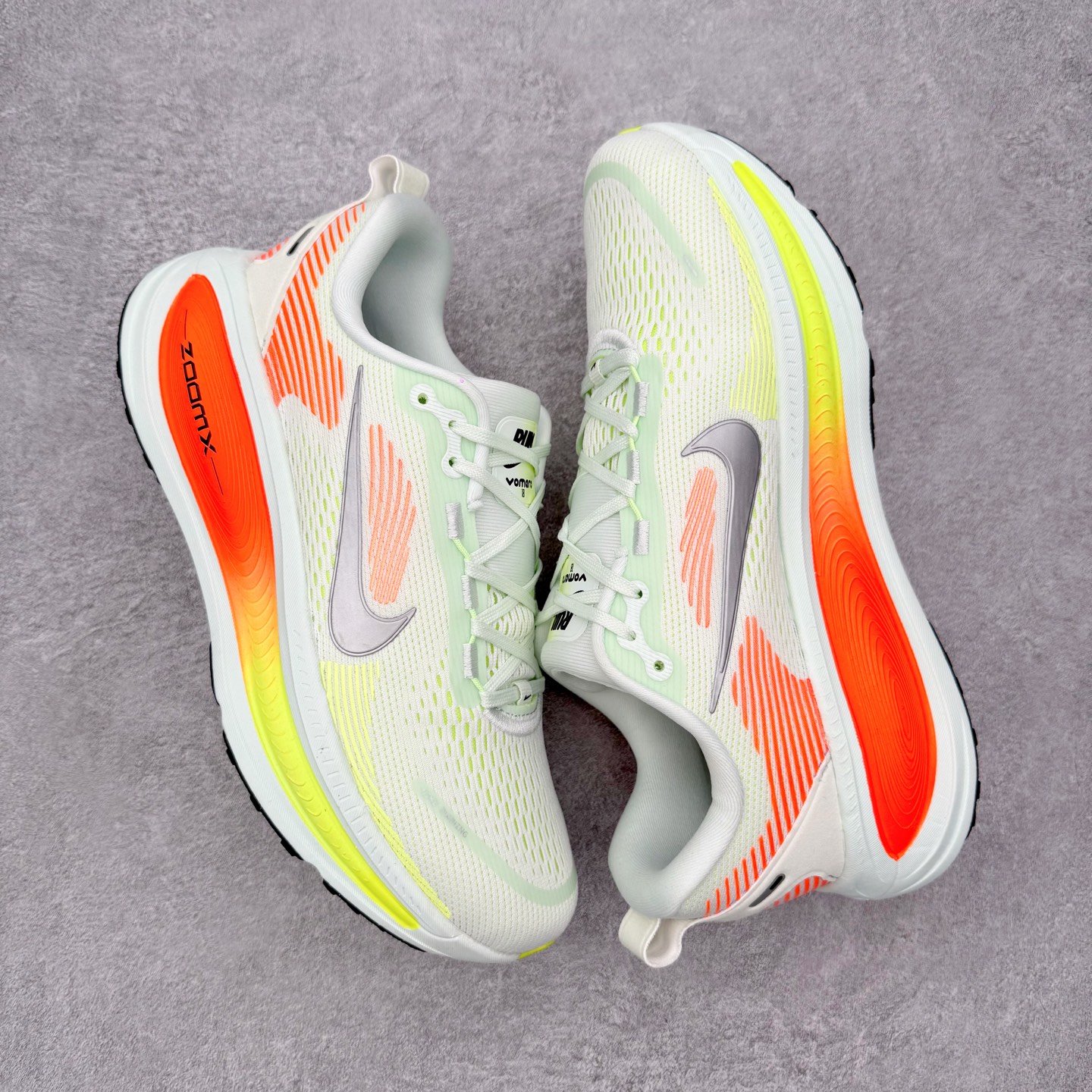 ＃QD纯原 Nike Air Zoom Vomero 18 Barely Green Hyper Cri