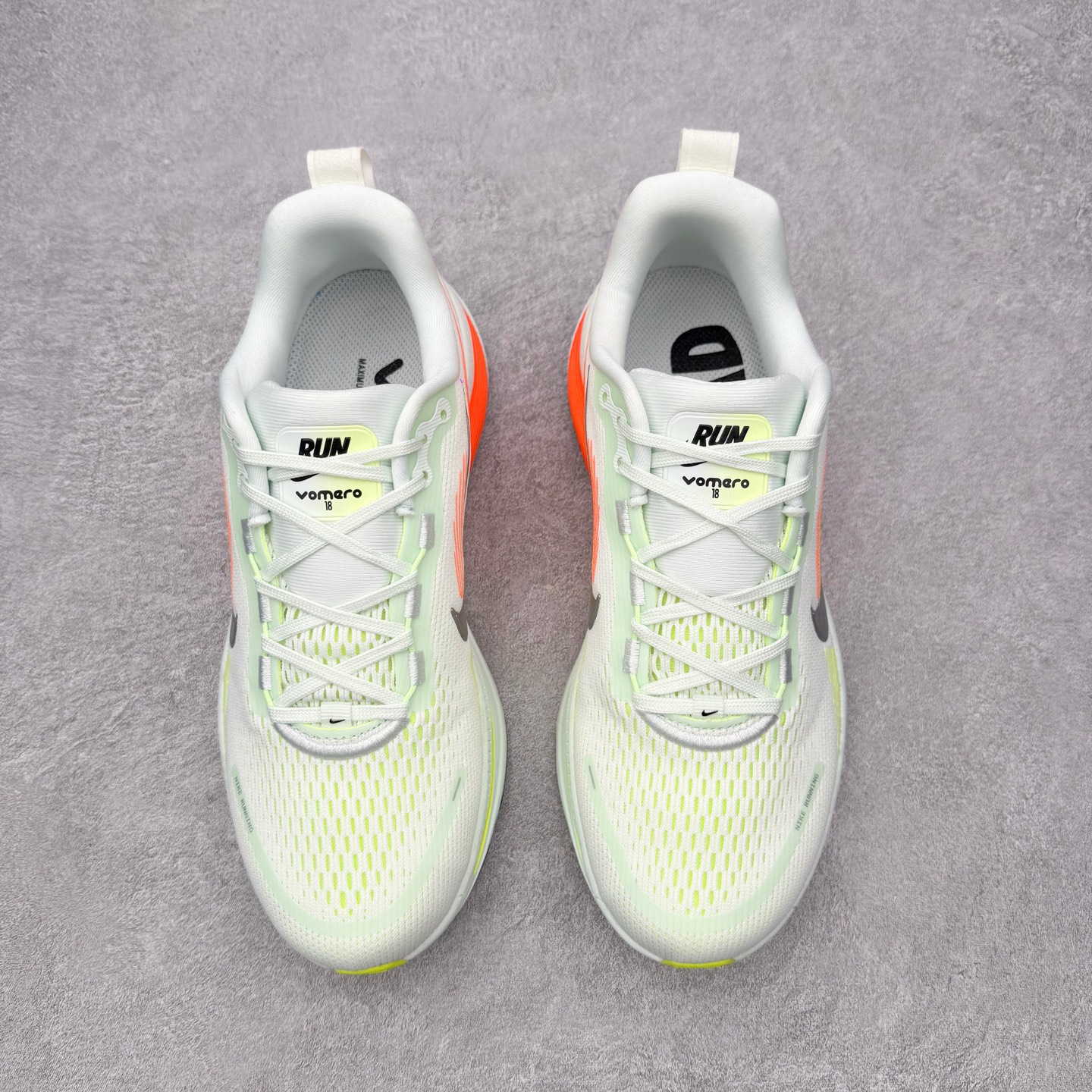 ＃QD纯原 Nike Air Zoom Vomero 18 Barely Green Hyper Cri