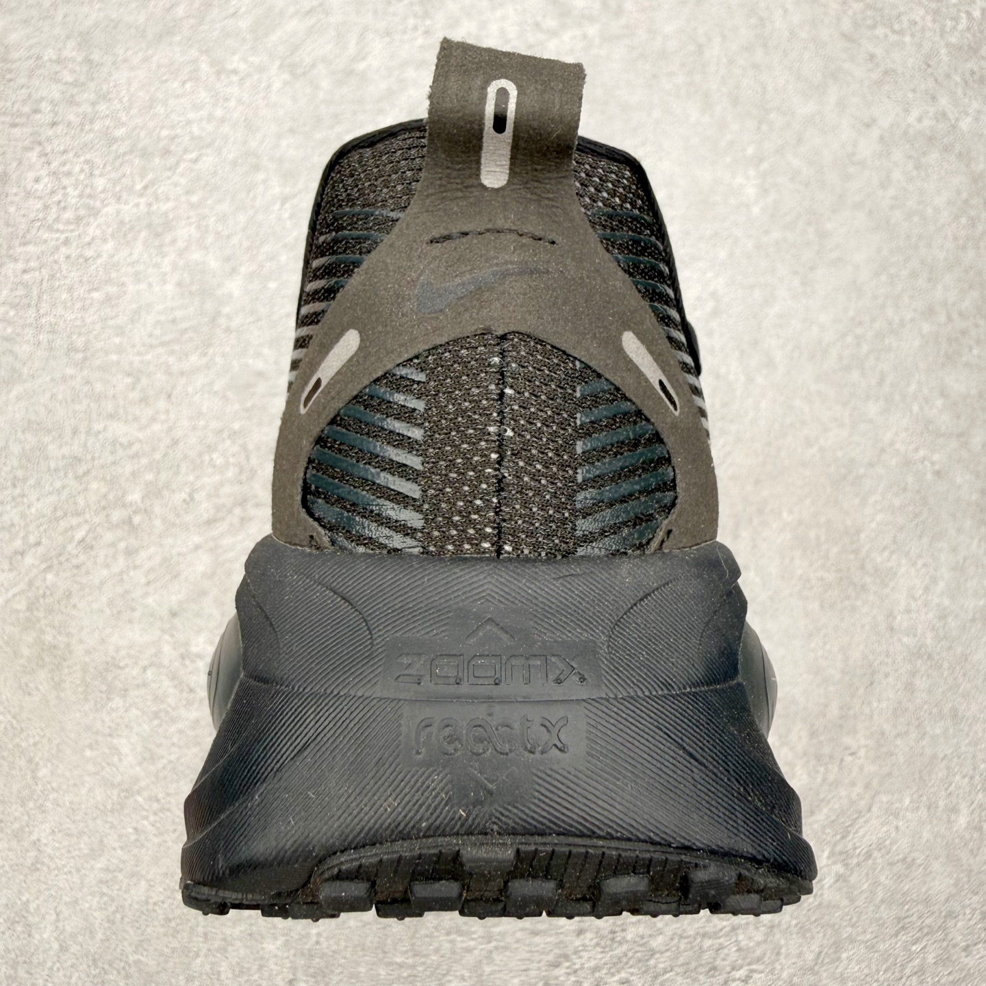 ＃QD纯原 Nike Air Zoom Vomero 18 Black Dark Smoke Grey 