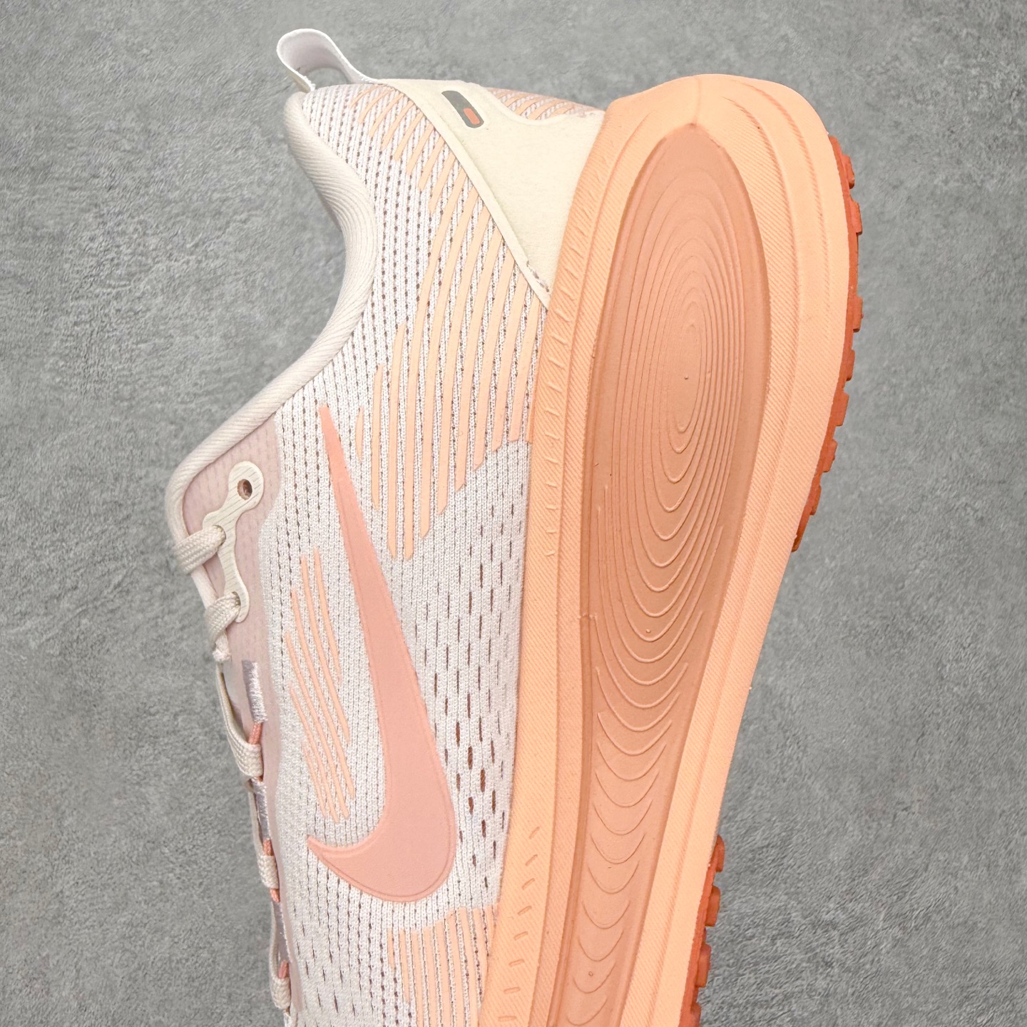 ＃QD纯原 Nike Air Zoom Vomero 18 Light Soft Pink Madder