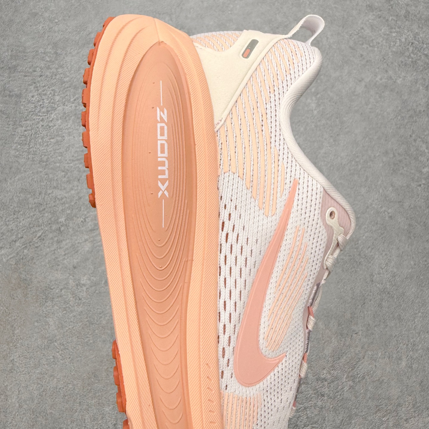 ＃QD纯原 Nike Air Zoom Vomero 18 Light Soft Pink Madder