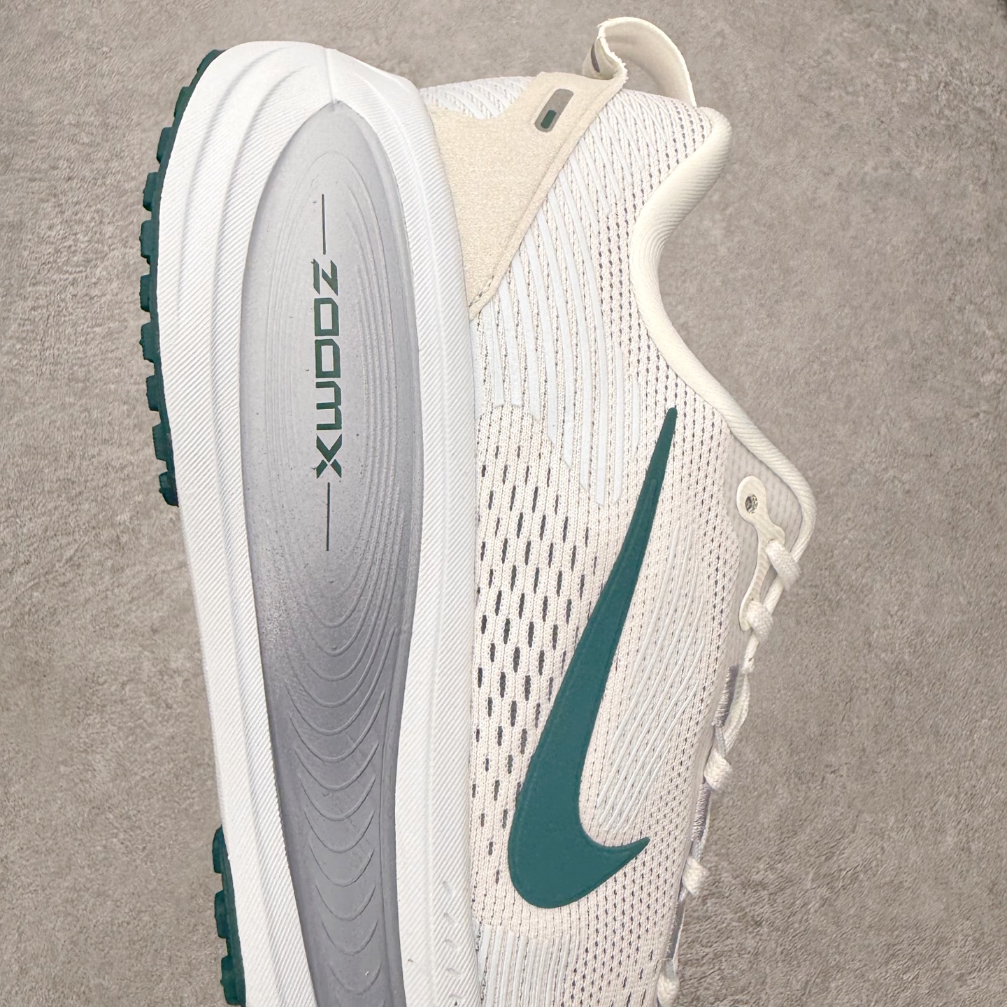 ＃QD纯原 Nike Air Zoom Vomero 18 Summit White Geode Tea