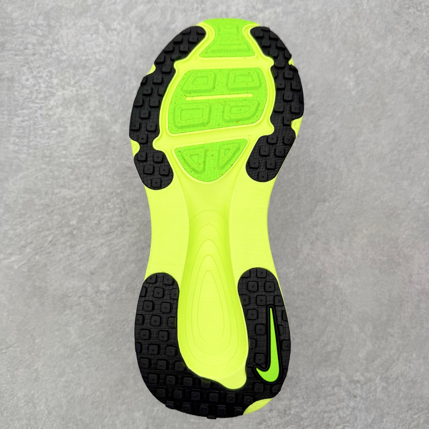 ＃QD纯原 Nike Air Zoom Vomero 18 White Electric Green V