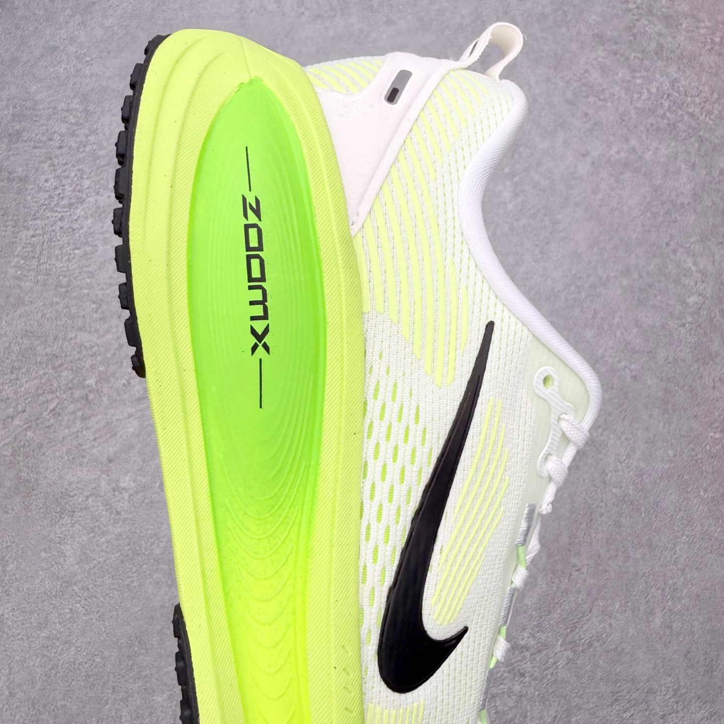 ＃QD纯原 Nike Air Zoom Vomero 18 White Electric Green V