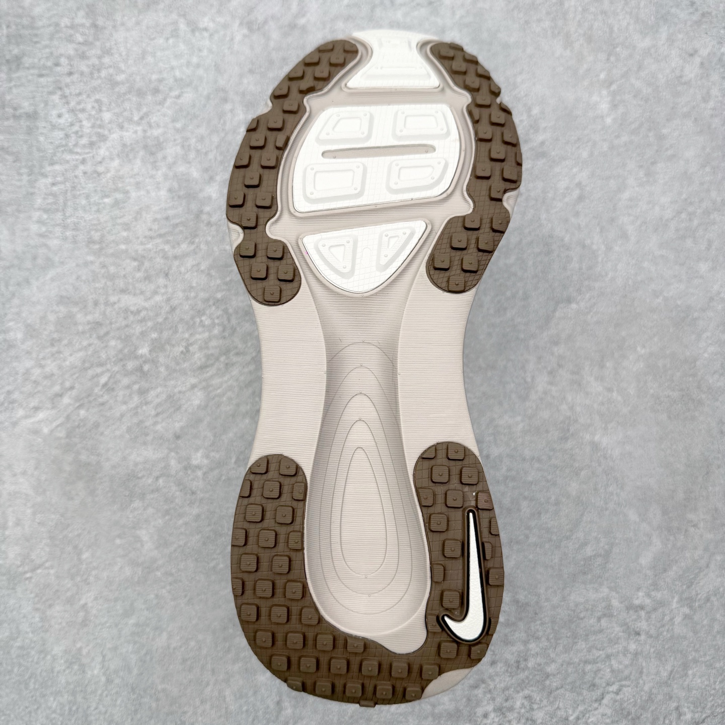 ＃QD纯原 Nike Air Zoom Vomero 18 Light Bone Phantom HM6